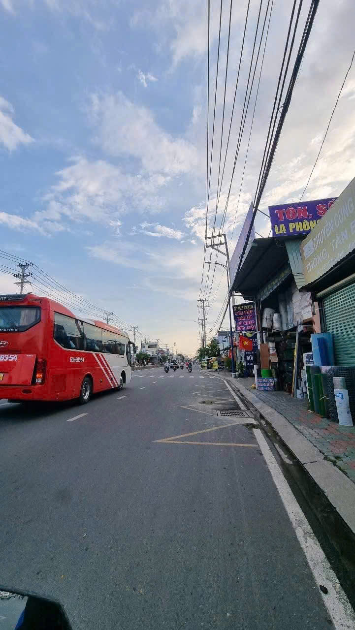 GIẢM SỐC 2,5 TỶ – BÁN NHANH NHÀ MẶT TIỀN ĐẶNG THÚC VỊNH, THỚI TAM THÔN, HÓC MÔN –