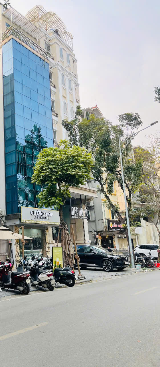BÁN TÒA NHÀ LÔ GÓC PHÙNG HƯNG- HOÀN KIẾM, 110 M2, MT 10M, GIÁ 138 TỶ.