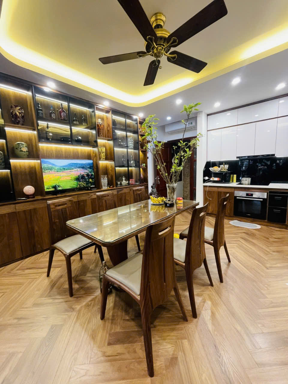 BÁN TÒA NHÀ LÔ GÓC PHÙNG HƯNG- HOÀN KIẾM, 110 M2, MT 10M, GIÁ 138 TỶ.