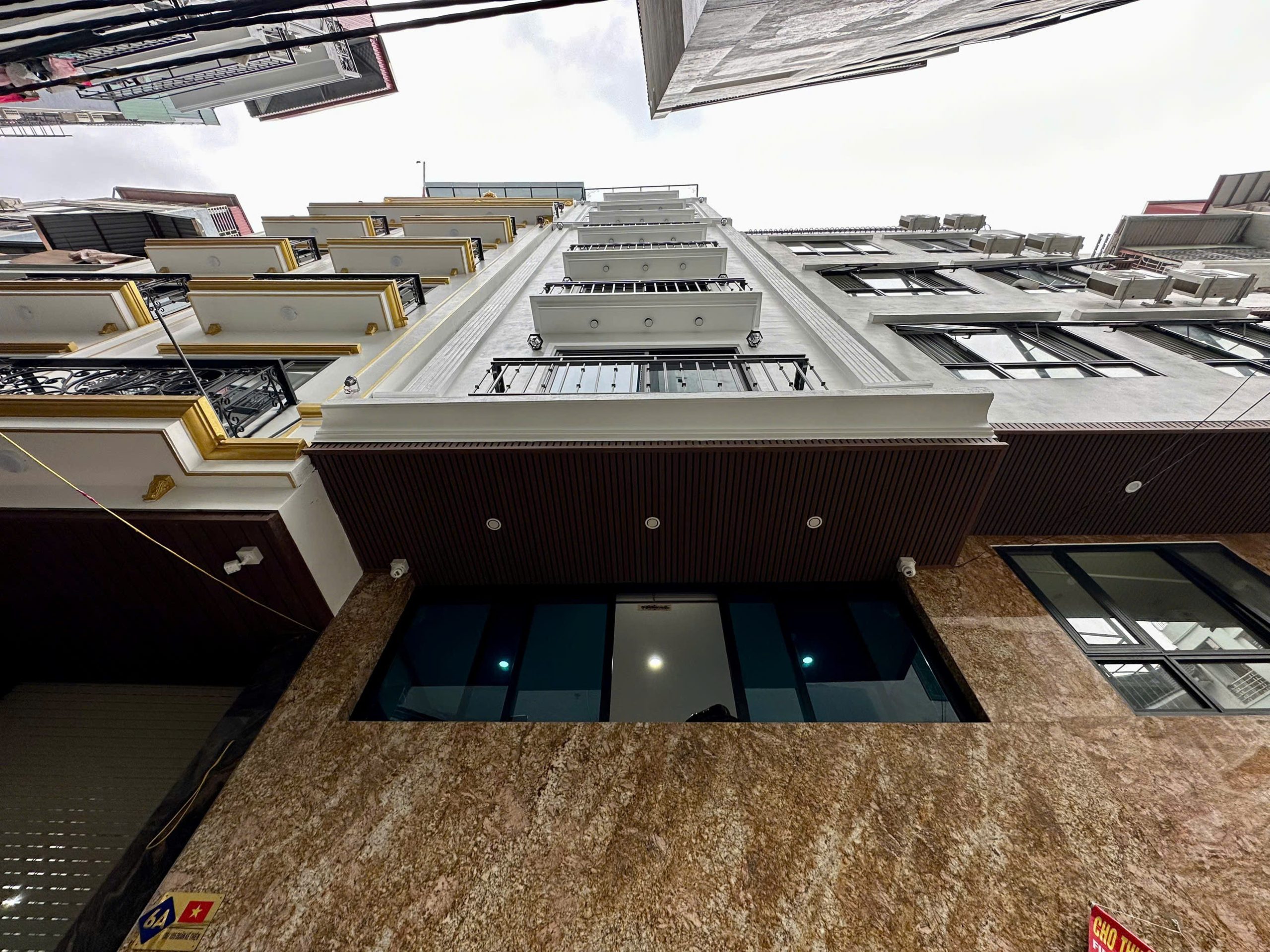 (Tin thật 100%) Bán nhà đẹp 73m2 x 9 tầng tại hồ Linh Quang – Đường ô tô tránh – Nội thất tiền tỷ