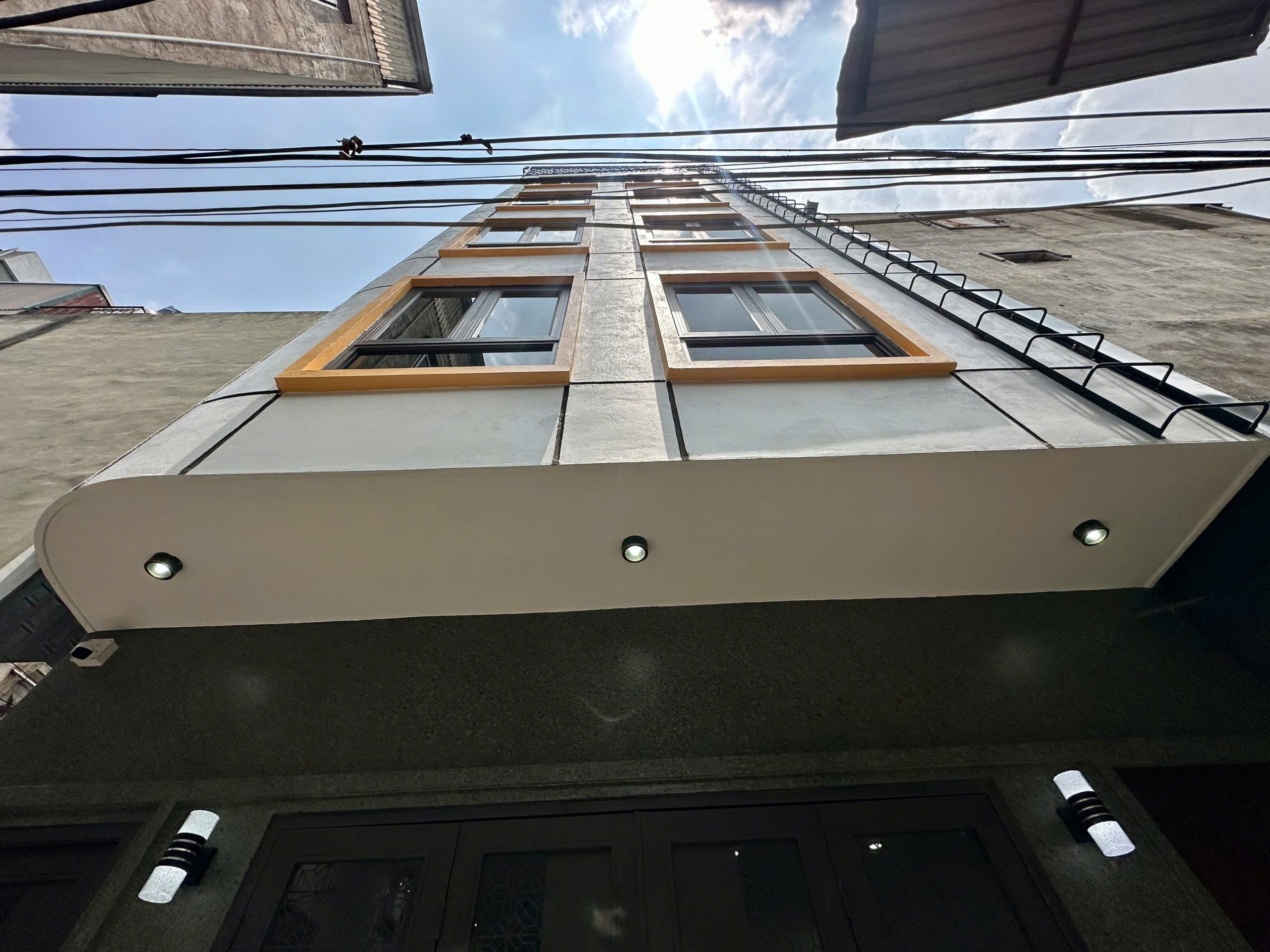(Tin thật 100%) Bán tòa CHDV lô góc 49m2 x 13CH ở Tu Hoàng – Dòng tiền 720 triệu/năm – Cách phố 45m