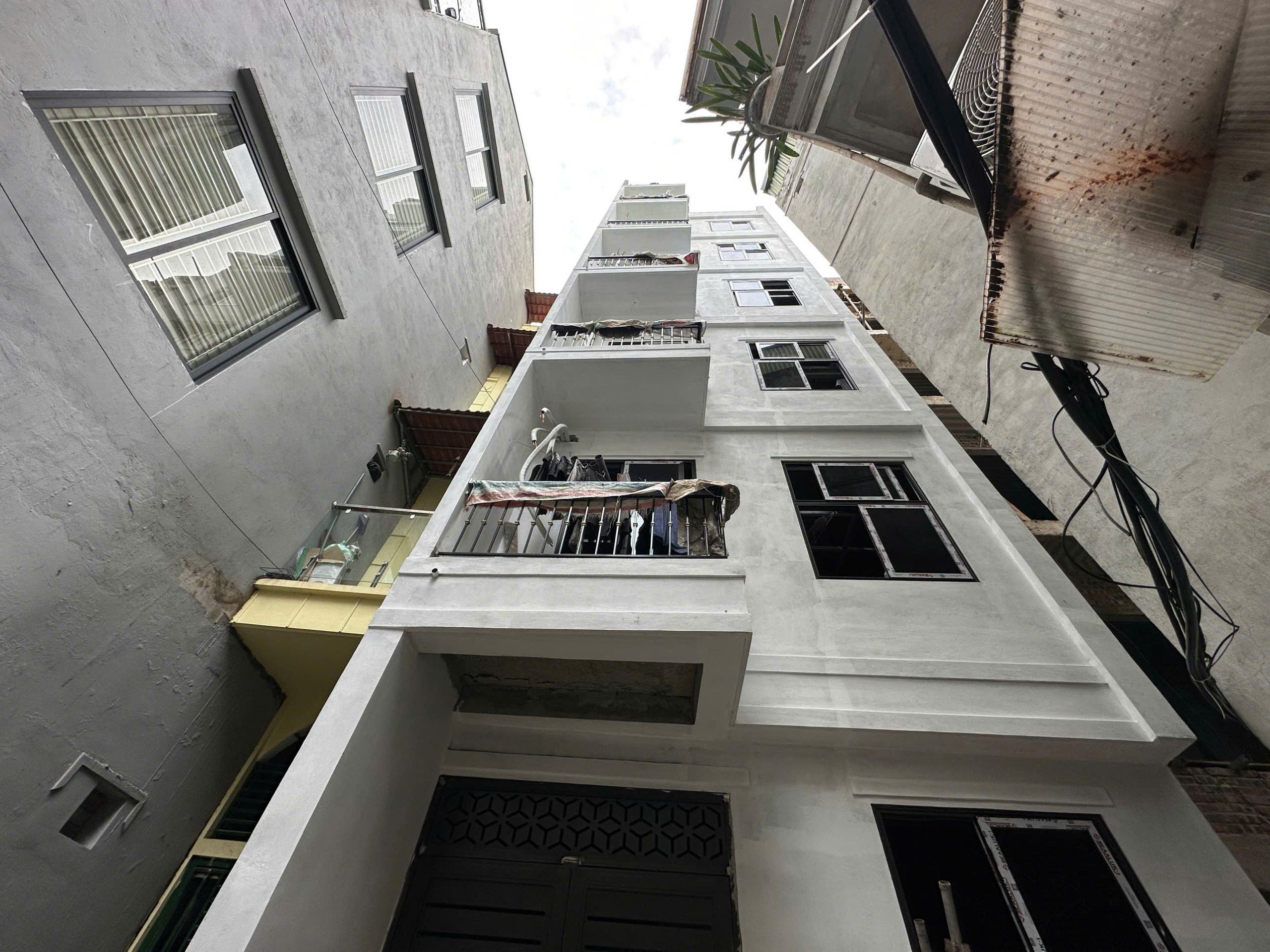 (Tin thật 100%) Bán chung cư mini 66m2 x 22P tại phố Trần Hữu Tước – Dòng tiền 1,4 tỷ ~ 7,4%/năm