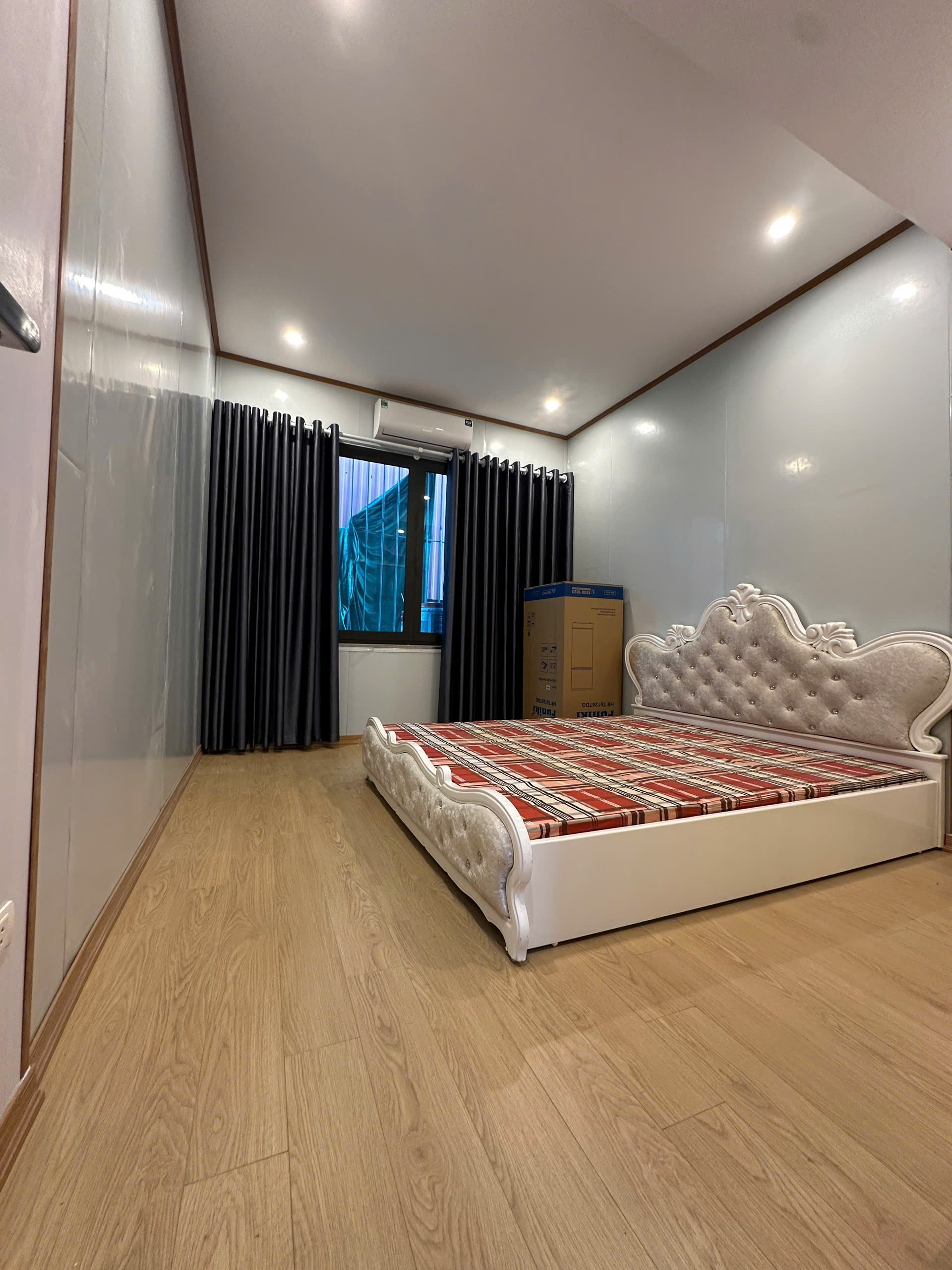 BÁN NHÀ TẬP THỂ THÁI THỊNH ĐỐNG ĐA – 50M 2 NGỦ Ô TÔ ĐỖ CỔNG – NHÀ ĐẸP FULL NỘI THẤT Ở NGAY – LH 0326.213.286