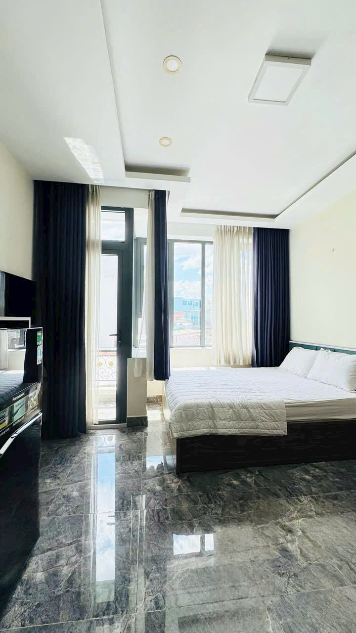 NHÀ KẾ QUẬN 1- DÒNG TIỀN 3.6 TỶ/5NĂM- CAO 6 TẦNG 8 PHÒNG ĐỦ NỘI THẤT- NGUYỄN KHOÁI QUẬN 4: 12 TỶ.