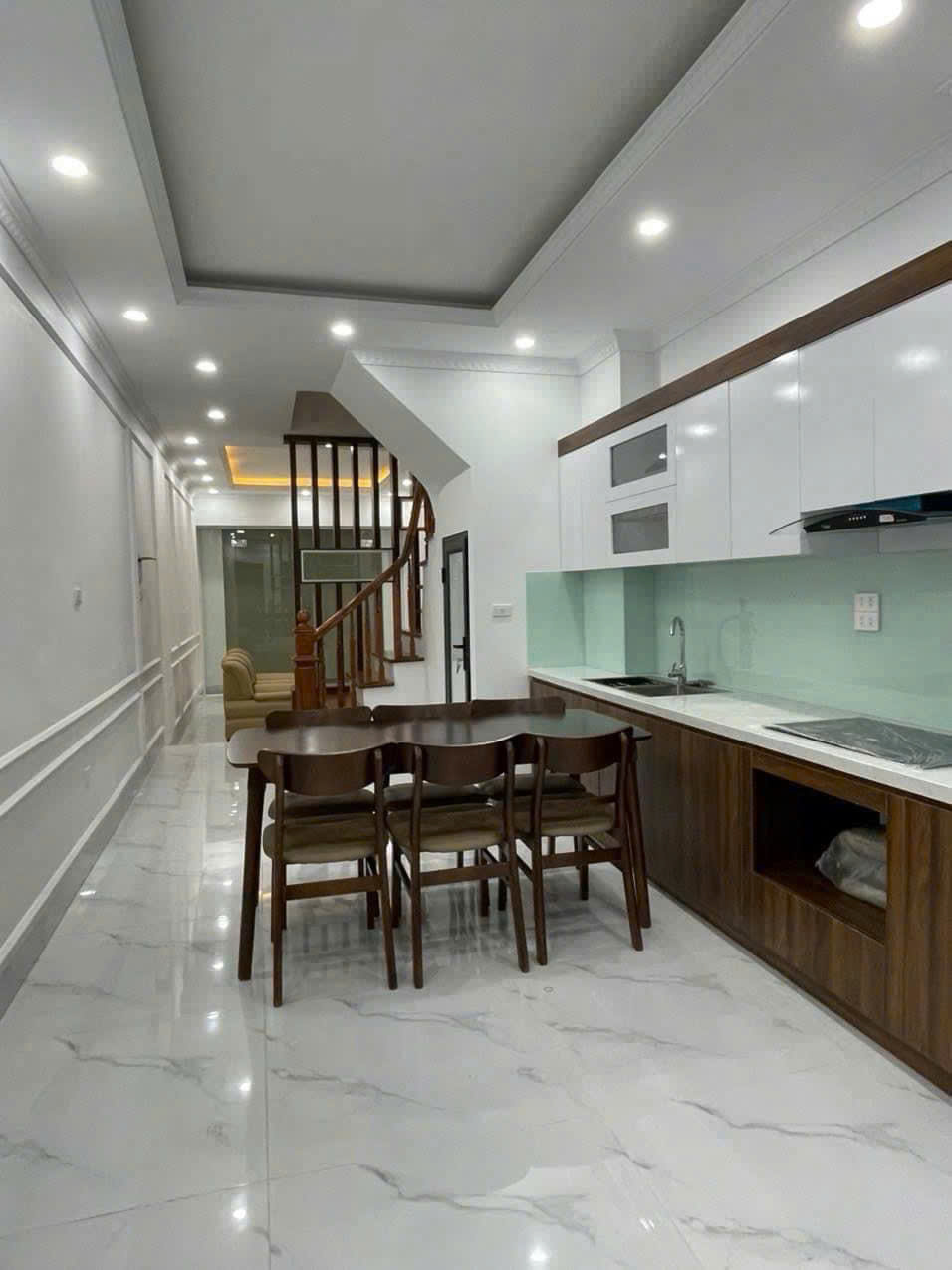 🔥 CHO THUÊ NHÀ NGỌC THỤY – 4 TẦNG – FULL ĐỒ – Ô TÔ VÀO NHÀ – 8 TRIỆU/THÁNG 🔥