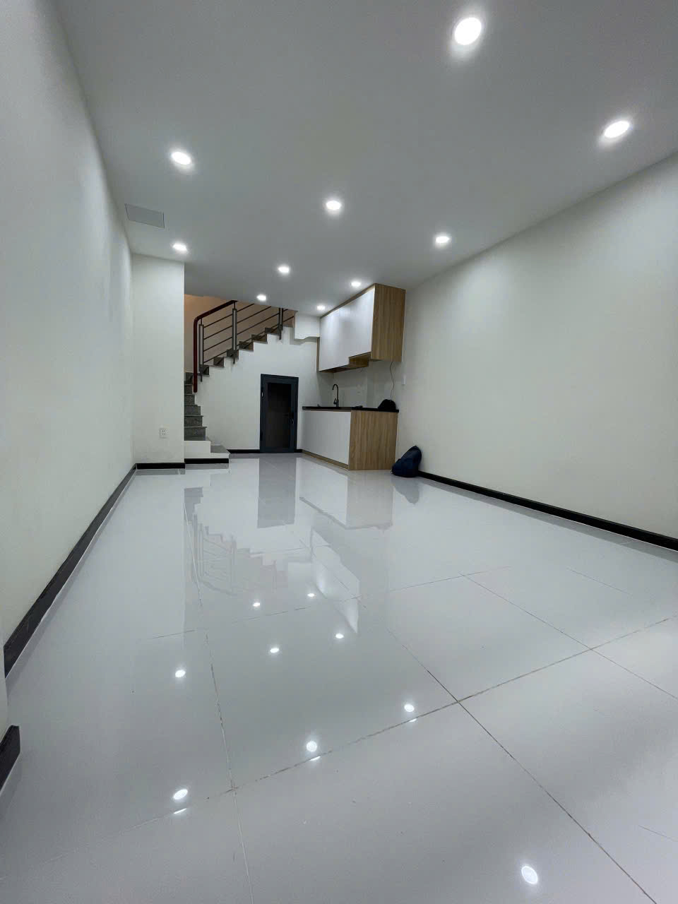 MẶT TIỀN HẺM TRẦN ĐÌNH XU Q1 CÓ 5 TỶ