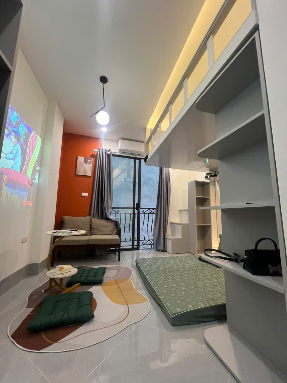 (Cực Hiếm) Căn hộ cao cấp 25m2 ở ngõ 45 Võ Chí Công – Máy giặt riêng – Có máy chiếu – Nhận xe điện