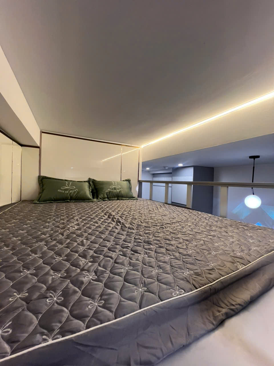 (Cực Hiếm) Căn hộ cao cấp 25m2 ở ngõ 45 Võ Chí Công – Máy giặt riêng – Có máy chiếu – Nhận xe điện