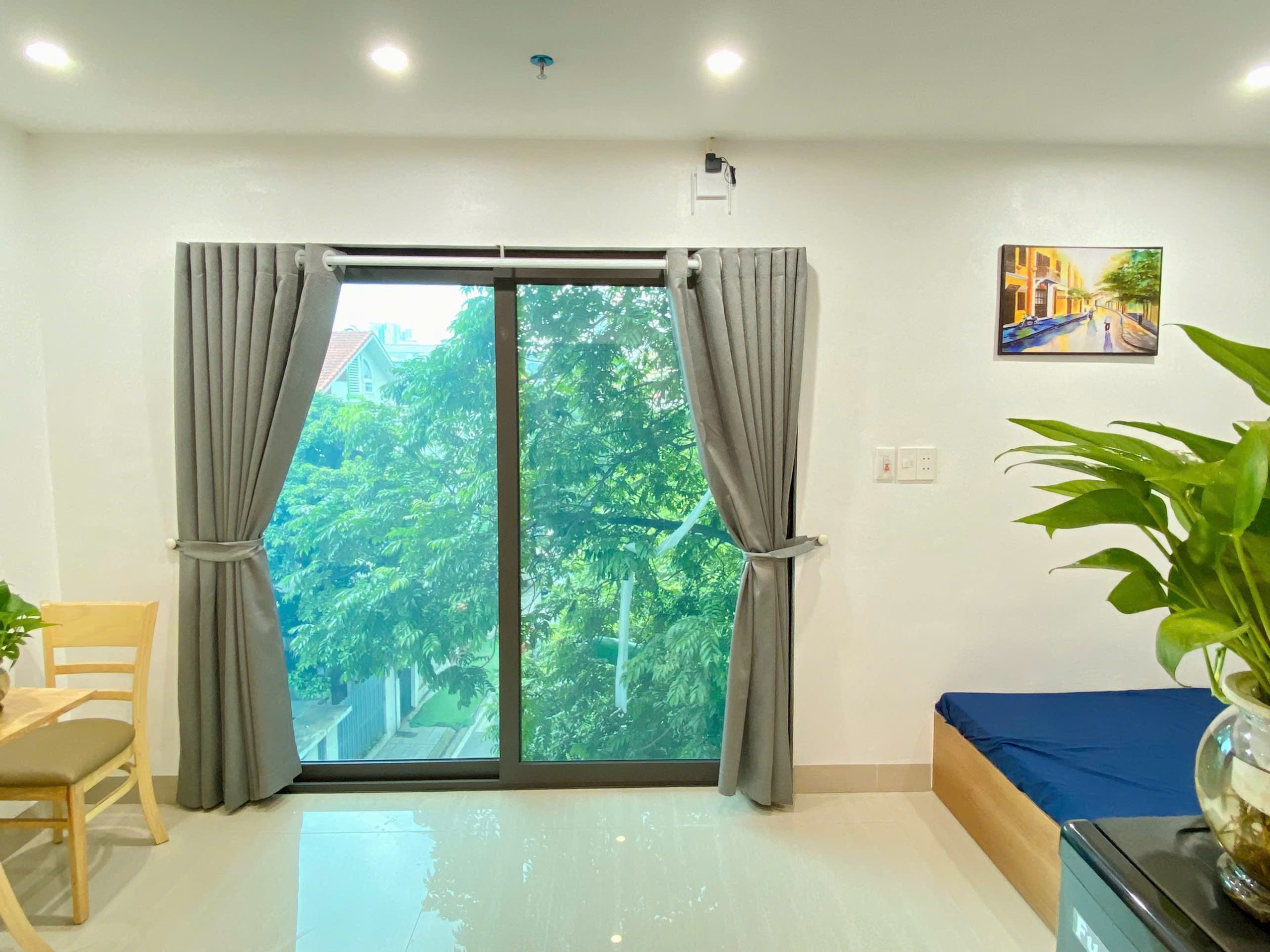 (Cực Hiếm) Căn hộ Studio cao cấp 25m2 mới khai trương tại ngõ 565 Nguyễn Trãi – Phòng đẹp giá tốt