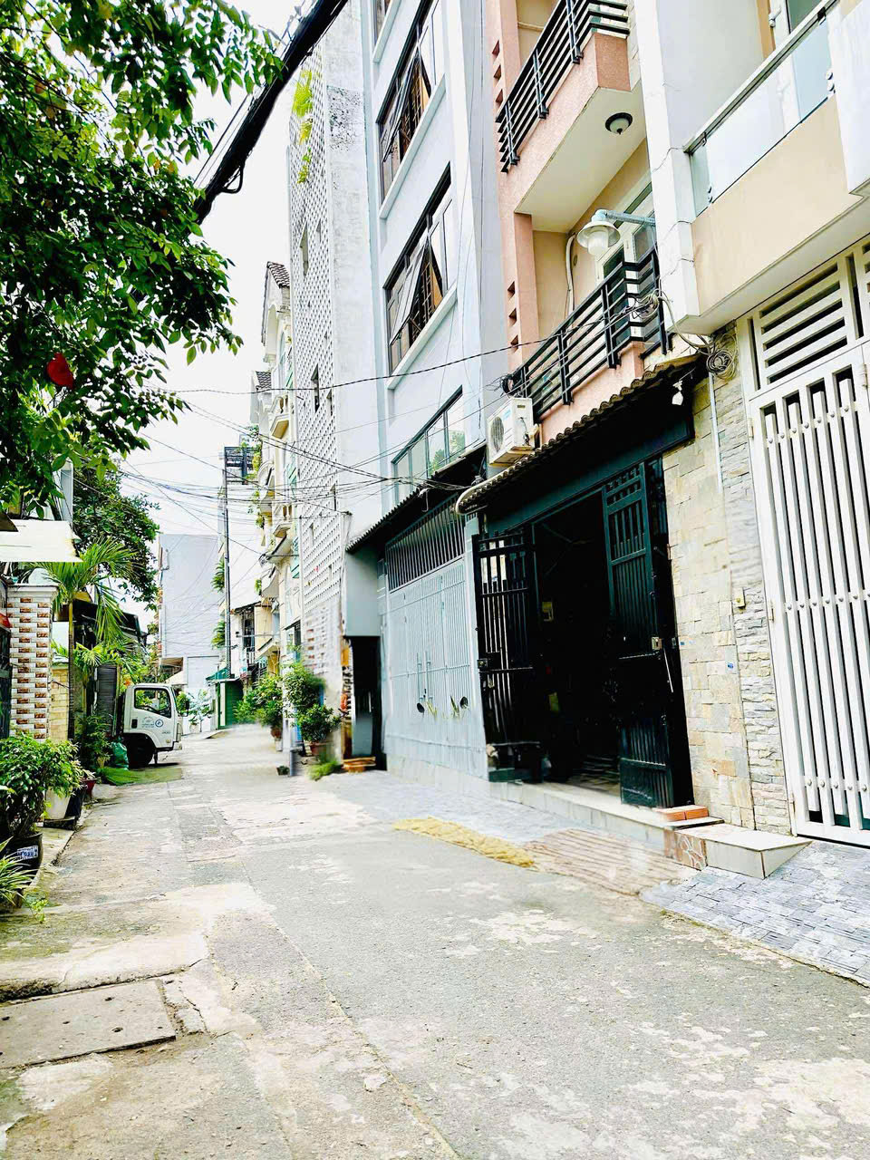 6 Tỷ nhỉnh: Nhà Quận 10 – ngay Bệnh Viện 115 – Xe hơi trong nhà 4 Tầng Ngang hơn 4m. VŨ 0933910039