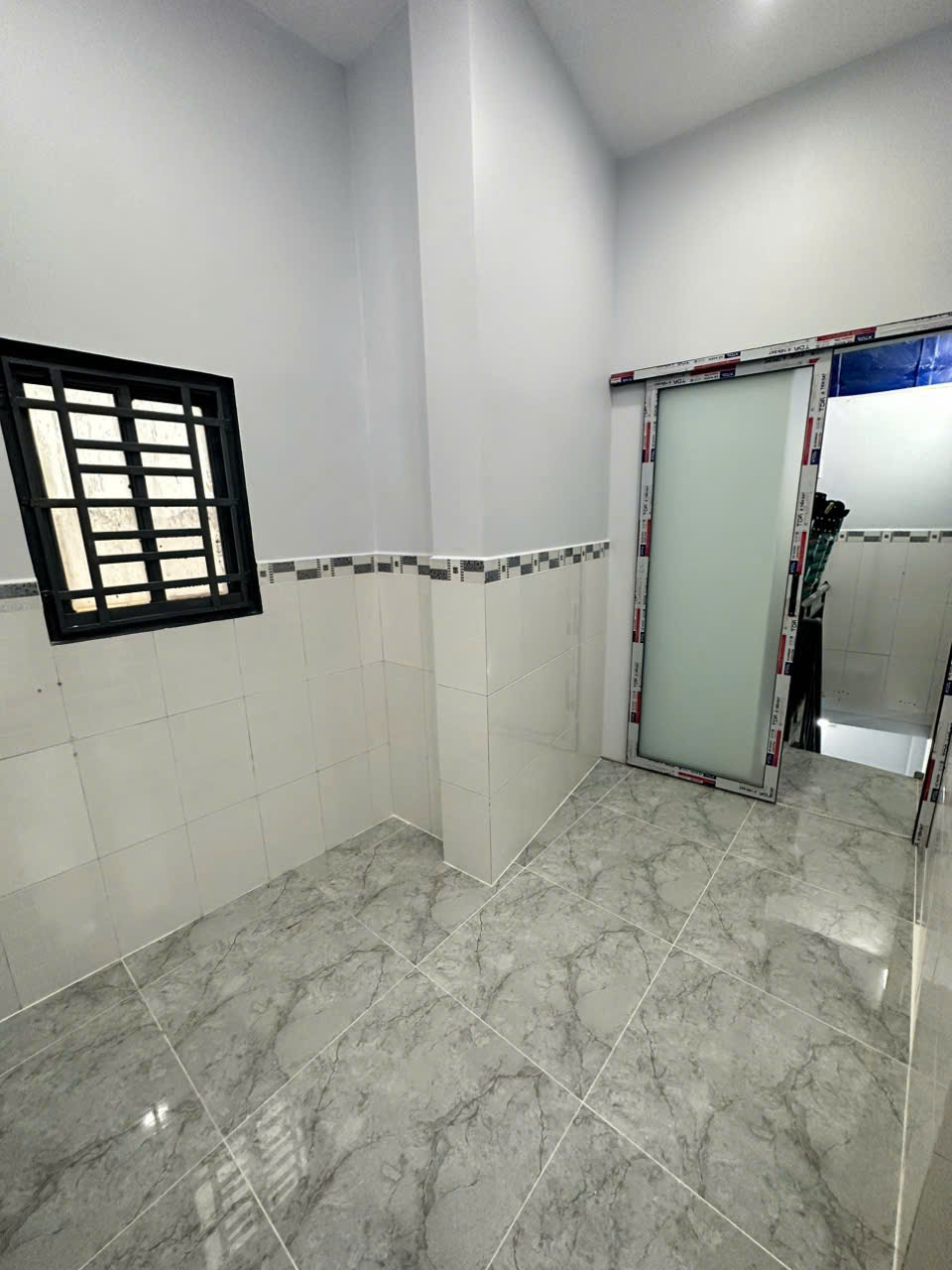 SÁT MẶT TIỀN XE HƠI 20 M 3 TẤM HƠN 1 TỶ