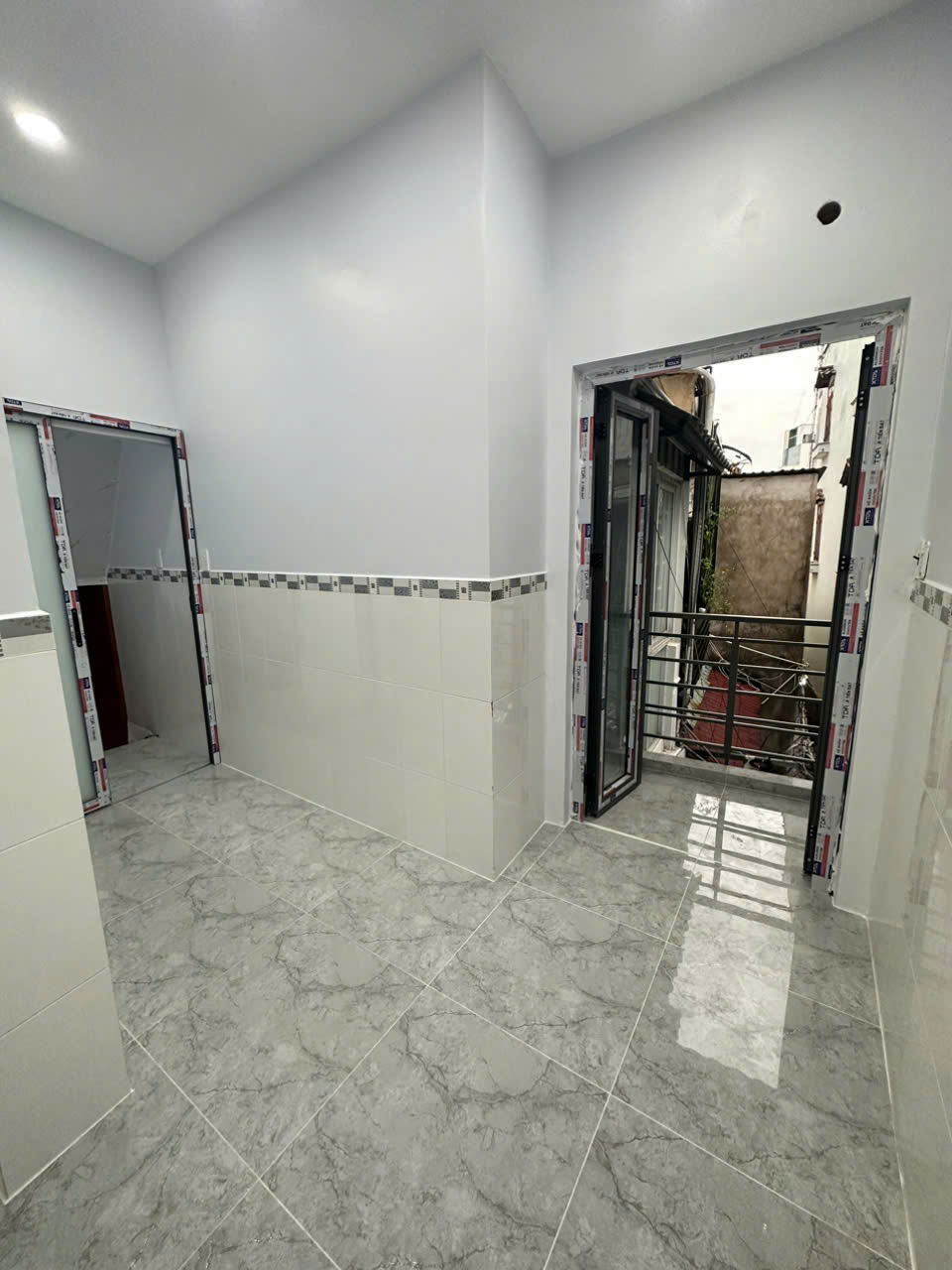 SÁT MẶT TIỀN XE HƠI 20 M 3 TẤM HƠN 1 TỶ