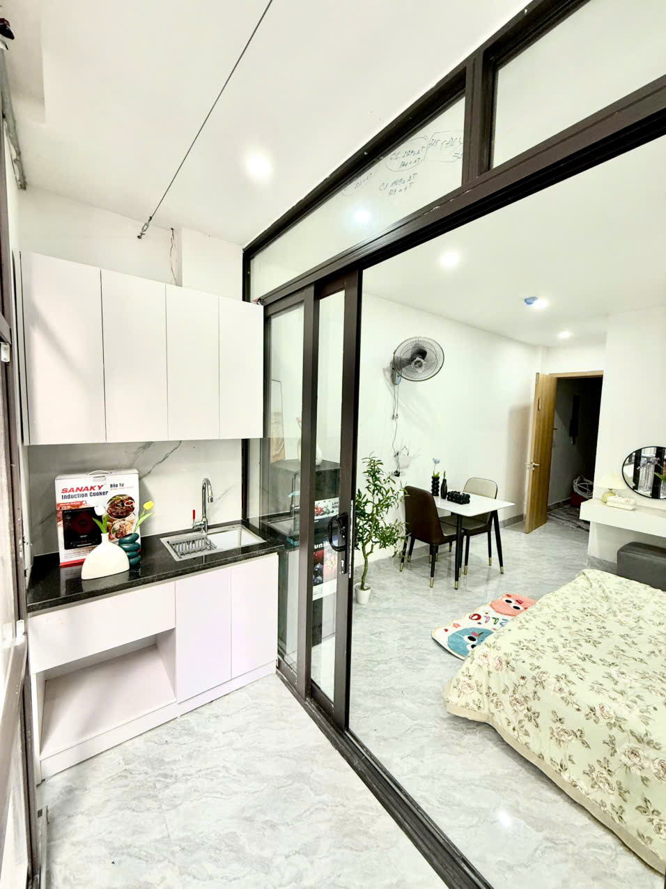 (Cực Hiếm) Căn hộ cao cấp 25m2 cao cấp tại ngõ 224/80 Hồ Đền Lừ – gần Bách Kinh Xây -Máy giặt riêng