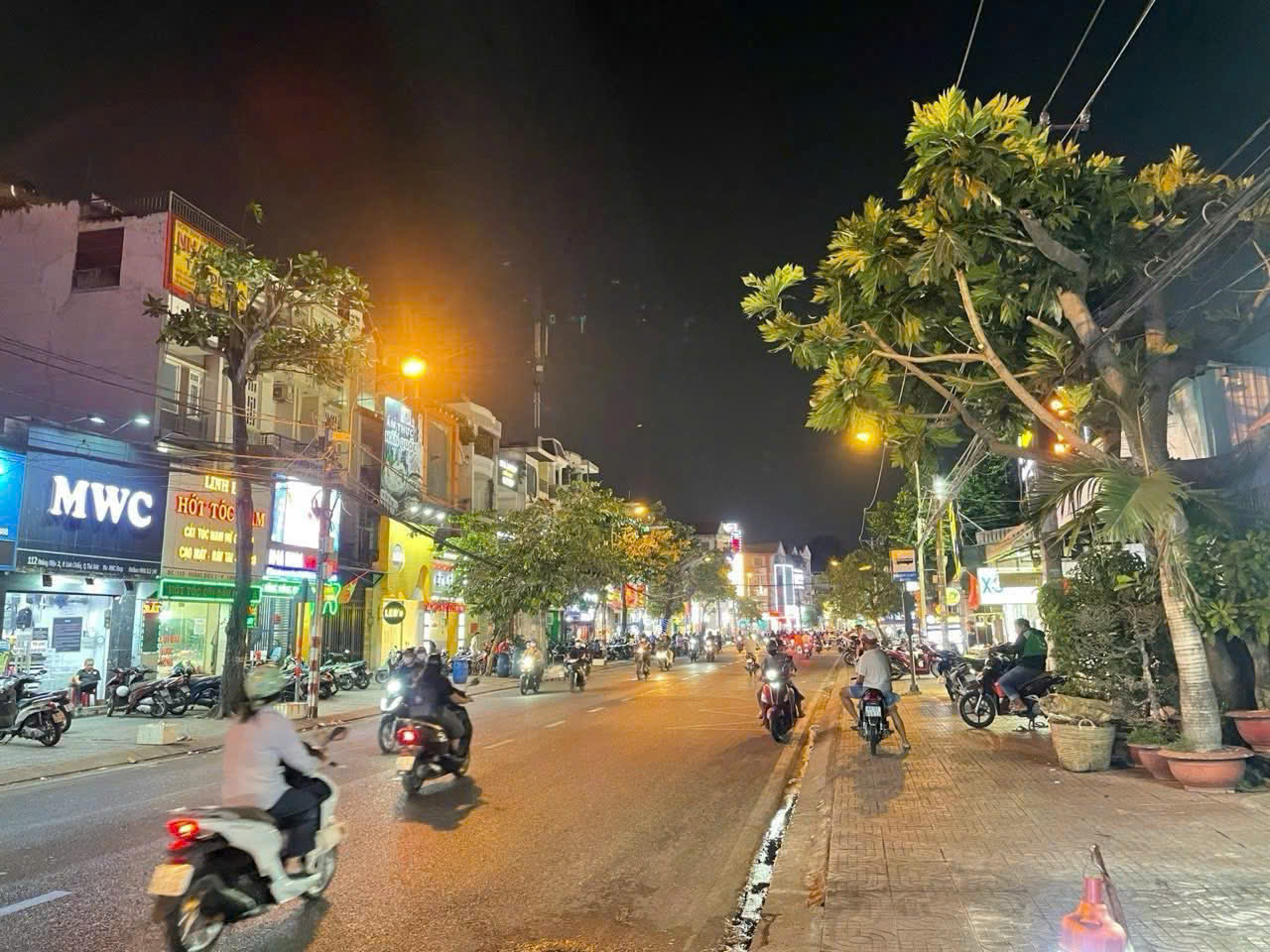 Nhà 4 tầng mặt tiền Hoàng Diệu 2 – 270m² – có sẵn giấy phép xây 8 tầng