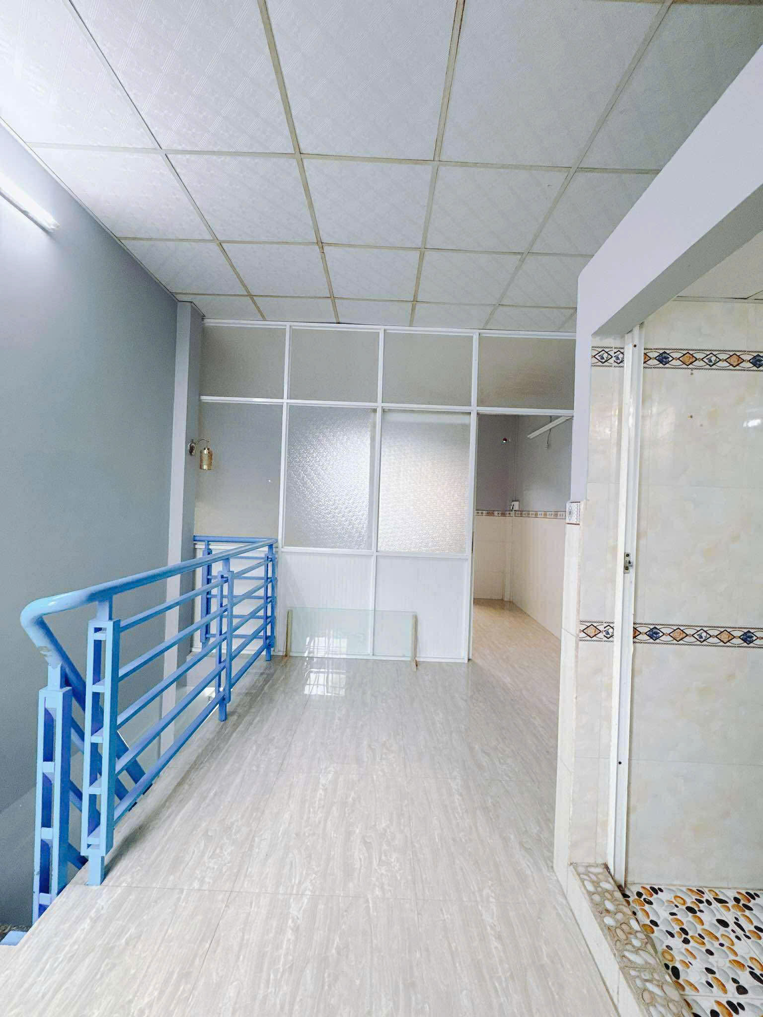 Sát mặt tiền Đường Tôn Đản Ngang 4 Dài 8 m Đúc 2 tấm có 2 tỷ