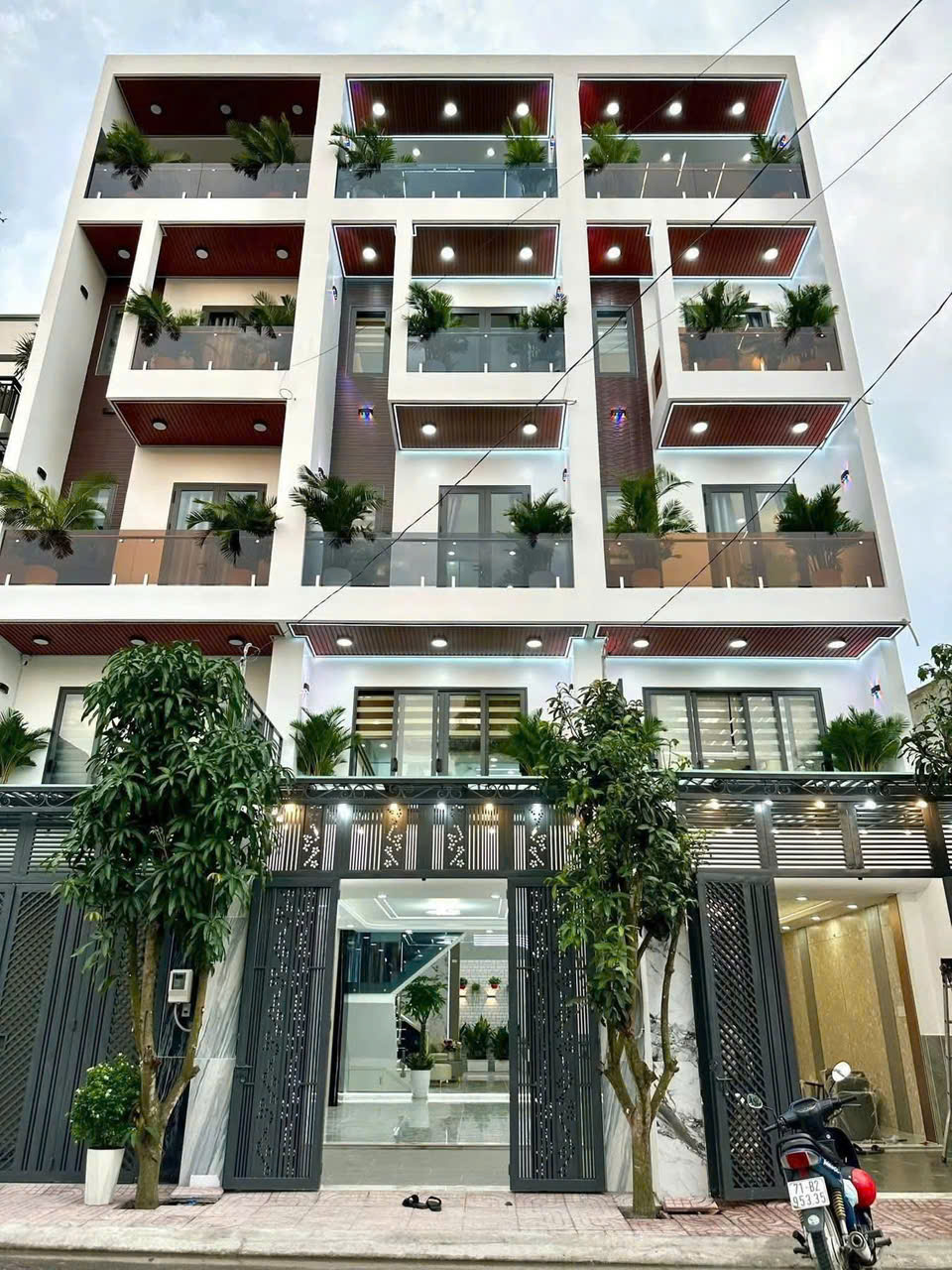 BÁN NHÀ PHỐ CAO CẤP – ĐƯỜNG 10M DƯƠNG THỊ MƯỜI, Q.12 – FULL NỘI THẤT – GIÁ 8,2 TỶ TL