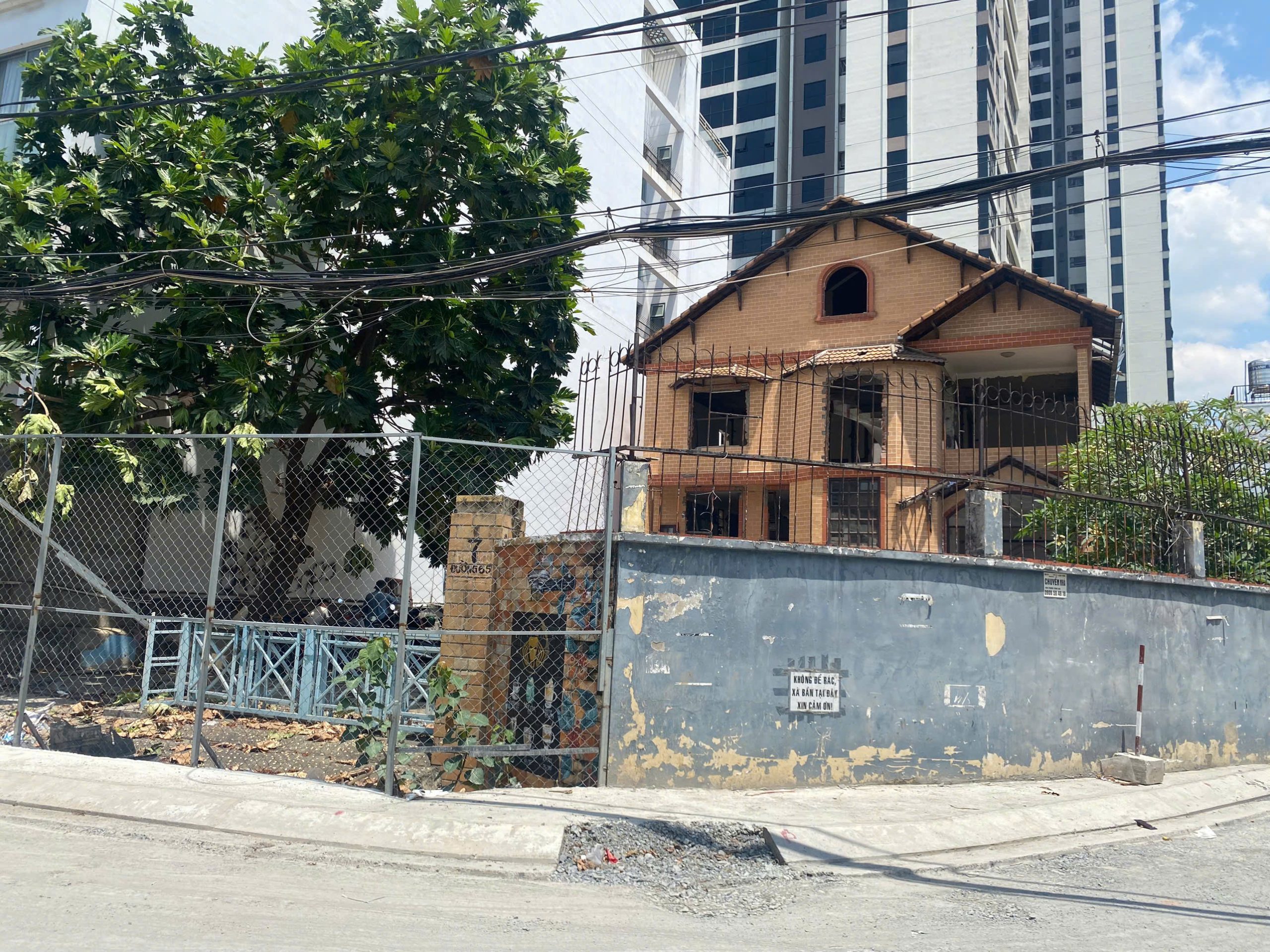 Bán đất mặt tiền Quốc Hương – 600m² – 205 tỷ – Gần Masteri, Metro, khu sầm uất