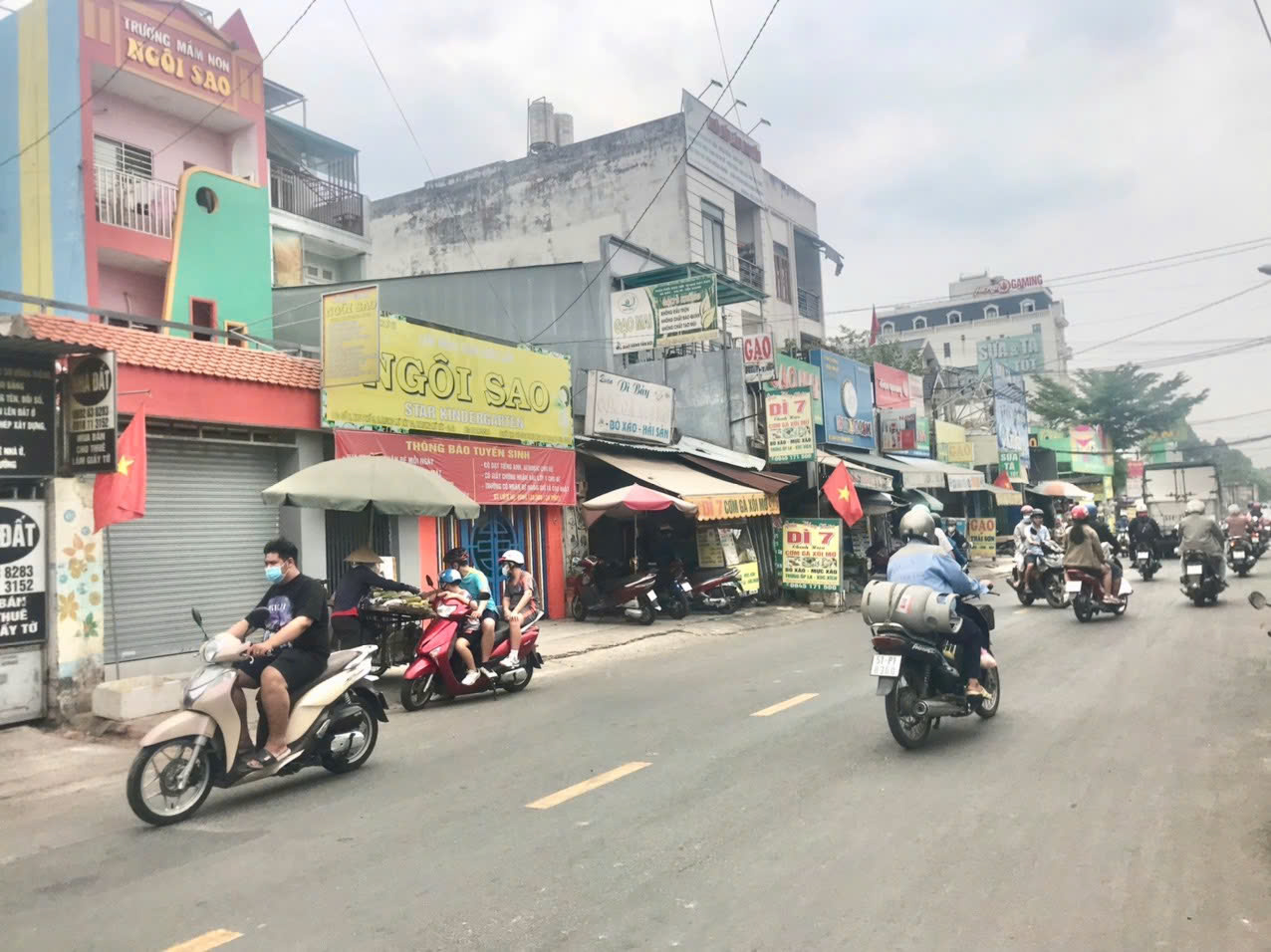 Bán gấp lô đất 270m² ngay chợ Trung Mỹ Tây – MTKD sầm uất – 2 sổ riêng