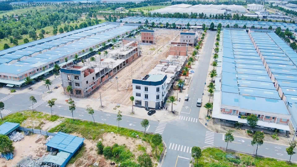 BÁN NHÀ MẶT TIỀN KHU DÂN CƯ MỚI BÀU BÀNG – NGAY CHỢ – GIÁ CHỈ 300 TRIỆU NHẬN NHÀ 0898333313