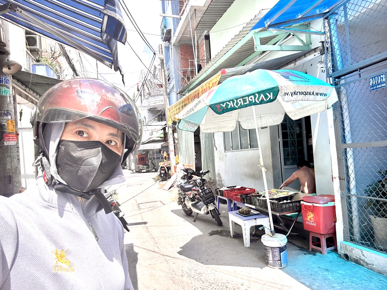 BÁN NHÀ CẤP 4- NGAY TRUNG TÂM QUẬN- XE HƠI TỚI CỬA- NGANG LỚN- ĐƯỜNG ĐOÀN VĂN BƠ RA TÔN THẤT THUYẾT, NGUYỄN THẦN HIẾN, NGUYỄN TÂT THÀNH.QUA Q1 CHỈ 3 PHÚT.