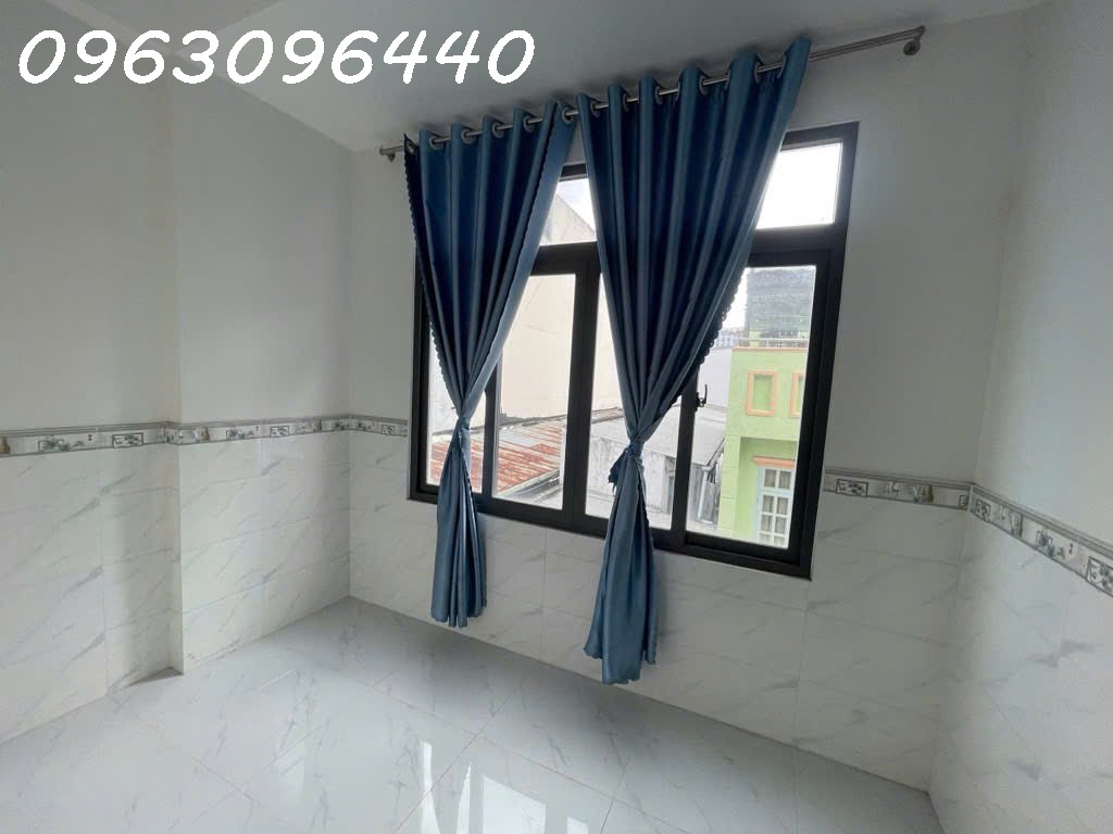 Bán Gấp Nhà Hẻm Oto Bùi Văn Ba, Quận 7, DT 36m2, 4 Tầng, 7PN, Sổ Đỏ, Giá Chỉ 5.5 Tỷ!