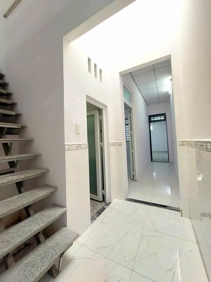 BÁN GẤP ĐẤT MẶT TIỀN THẠNH LỘC 52 – Q.12 – 1.233M2 (1.033M2 THỔ CƯ) – CHỈ 13,5 TỶ.