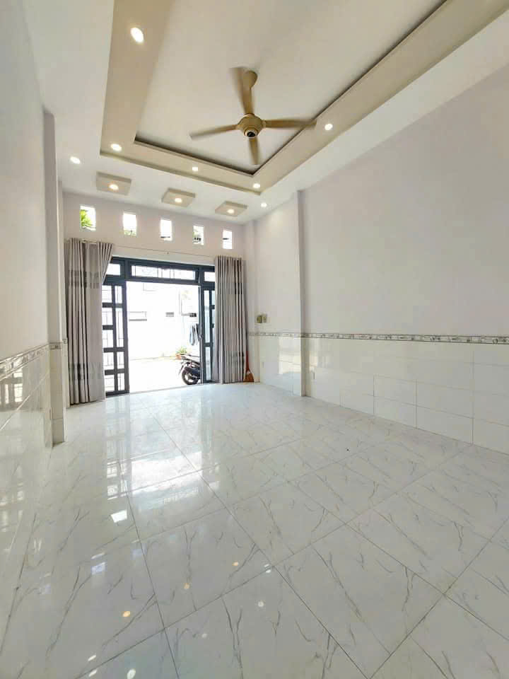 BÁN GẤP ĐẤT MẶT TIỀN THẠNH LỘC 52 – Q.12 – 1.233M2 (1.033M2 THỔ CƯ) – CHỈ 13,5 TỶ.