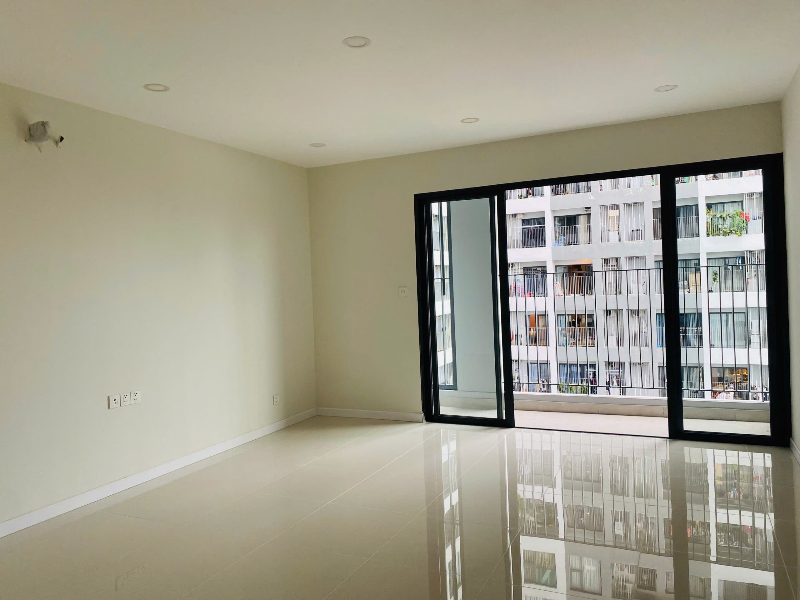 cơ hội sở hữu căn hộ lavida plus q7 giá hời, 37m2, 1pn, tầng 9, view đông nam thoáng đãng, sổ hồng trao tay chỉ 2.5 tỷ!