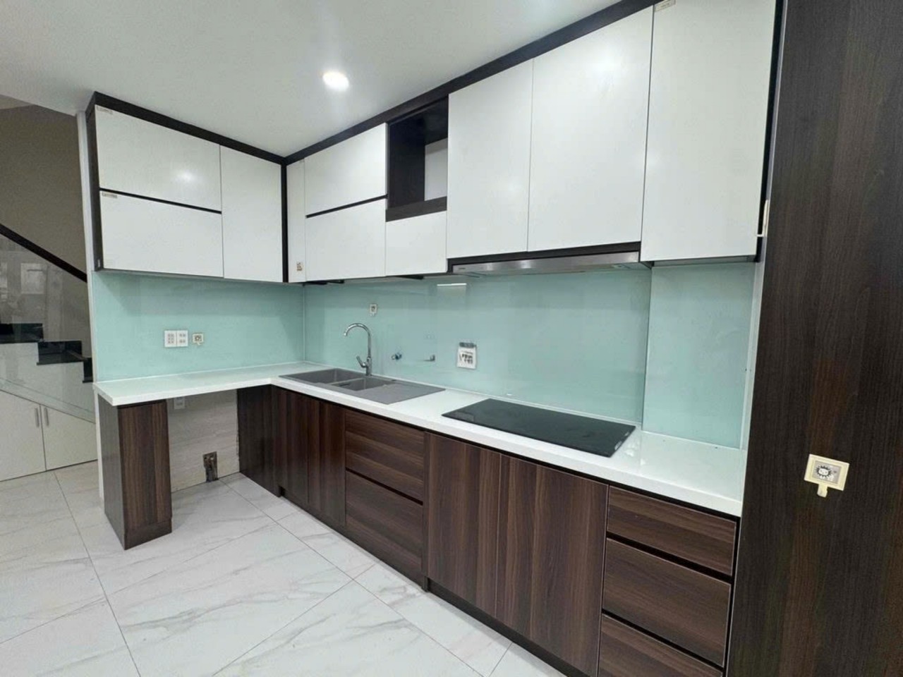 CHO THUÊ NHÀ NGUYÊN CĂN CAO CẤP Địa chỉ: 381/43A Phan Văn Trị, P.11, Q.Bình Thạnh
