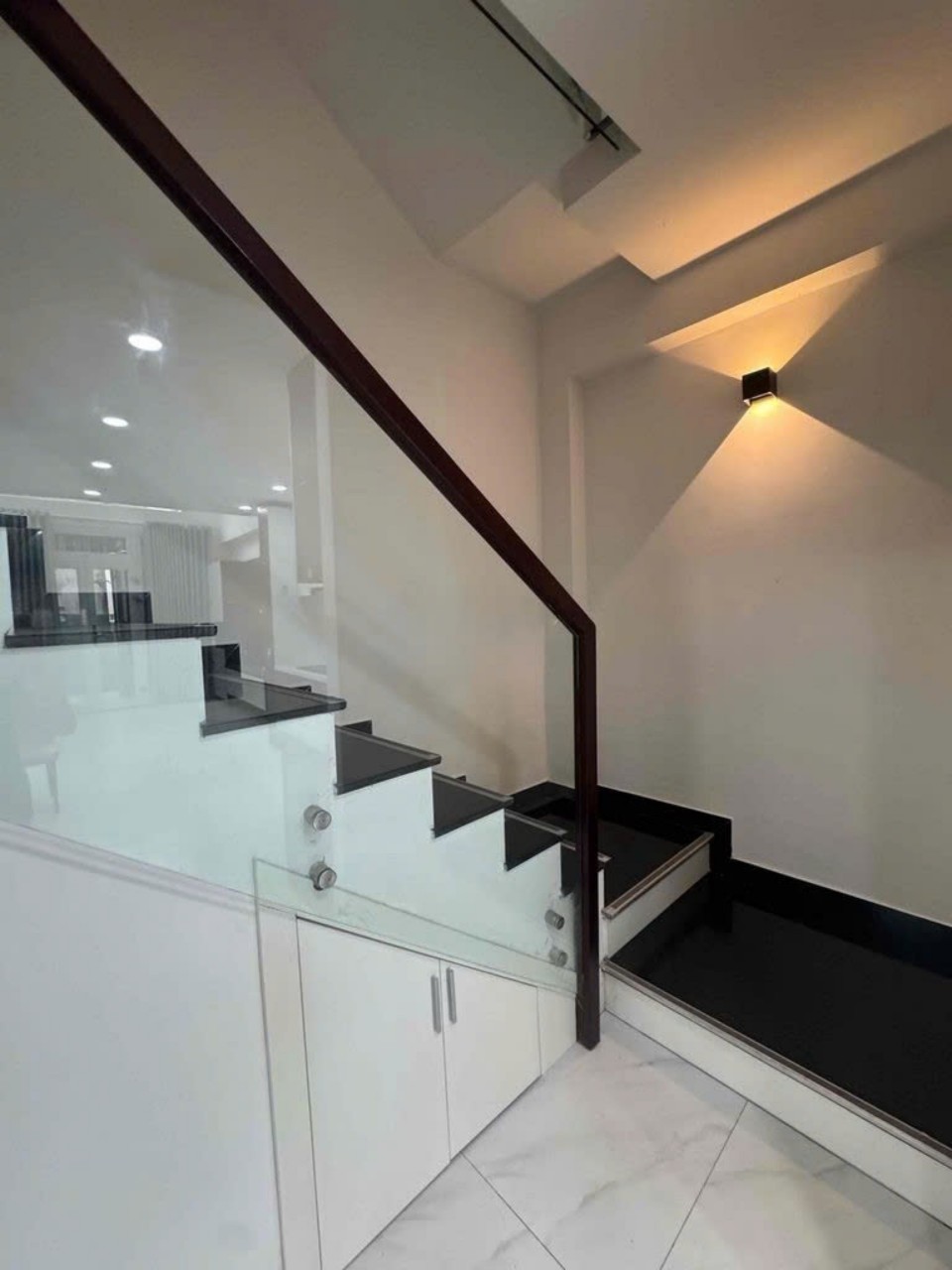 CHO THUÊ NHÀ NGUYÊN CĂN CAO CẤP Địa chỉ: 381/43A Phan Văn Trị, P.11, Q.Bình Thạnh