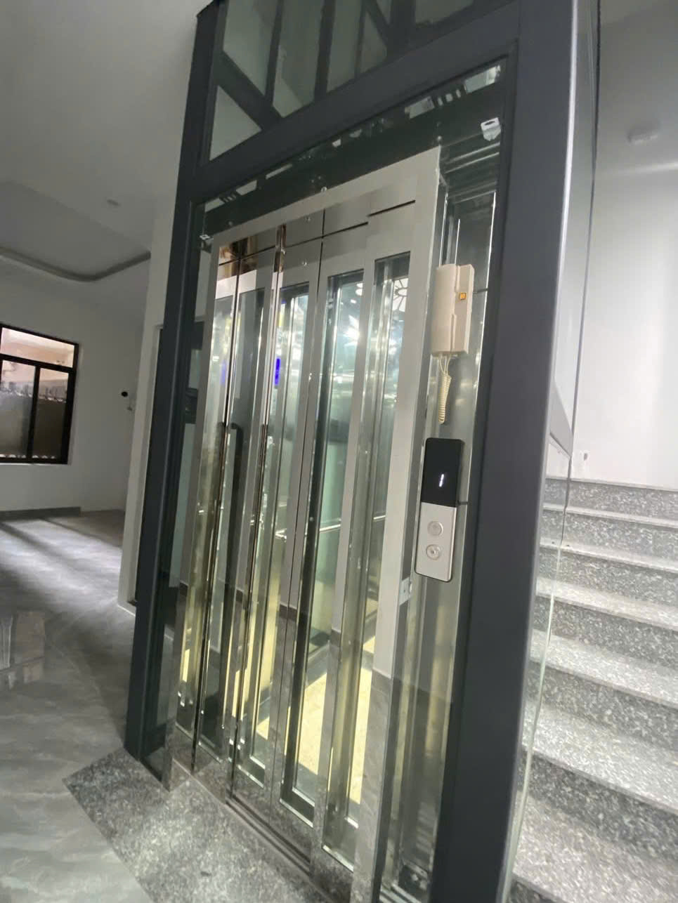 Tứ Liên, Tây Hồ cực hiếm mới xây cần bán gấp, 64m. 5 tầng thang máy xịn xò!