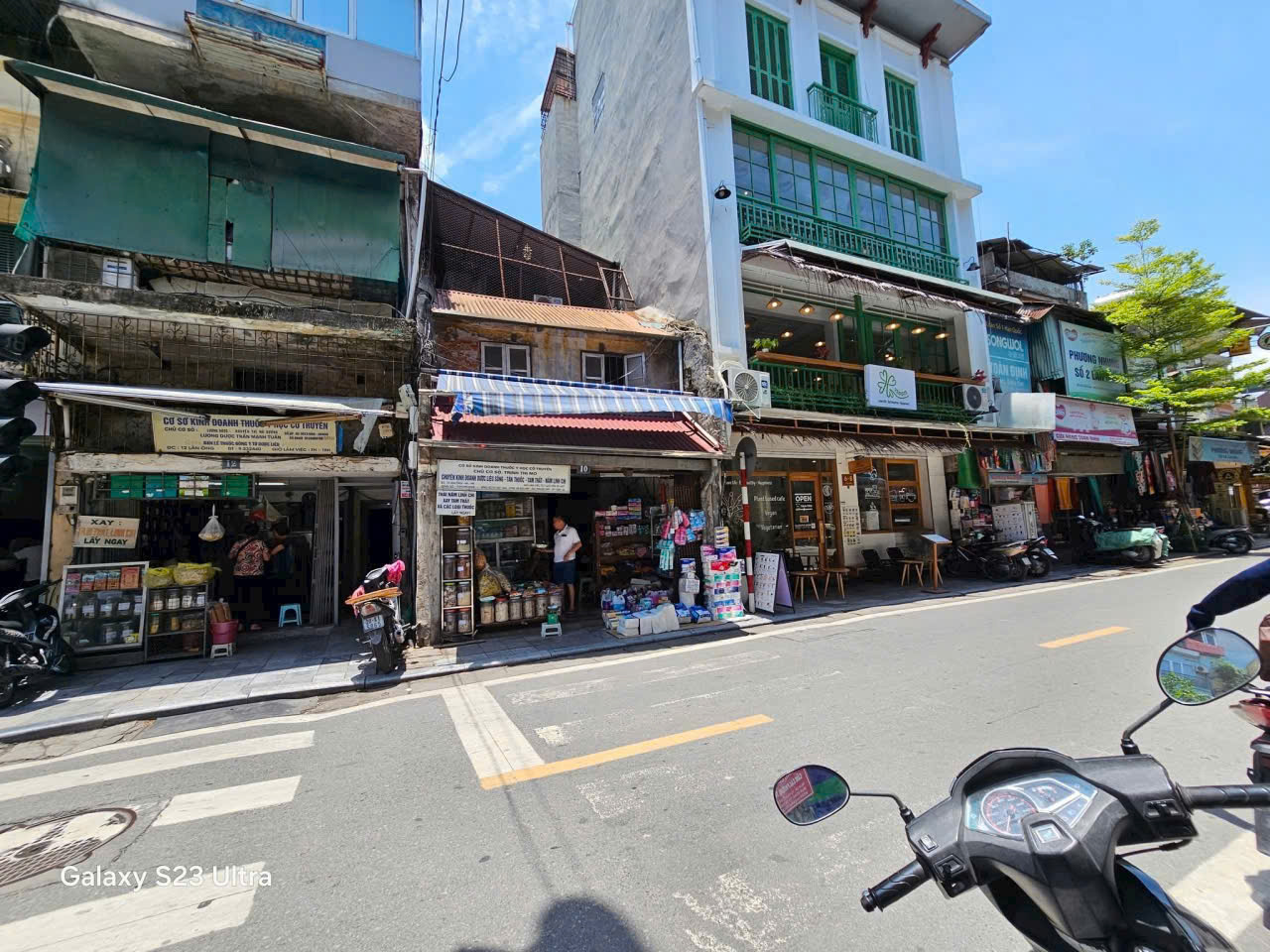 MẶT PHỐ VIP – NGAY NGÃ TƯ HÀNG ĐƯỜNG – LÃN ÔNG – HÀNG BUỒM. _ 1 SỔ 1 CHỦ, ĐƯỜNG ÔTÔ THÌ 2 CHIỀU. LÀ CON PHỐ TRUNG TÂM CỦA THỦ ĐÔ HOA LỆ.