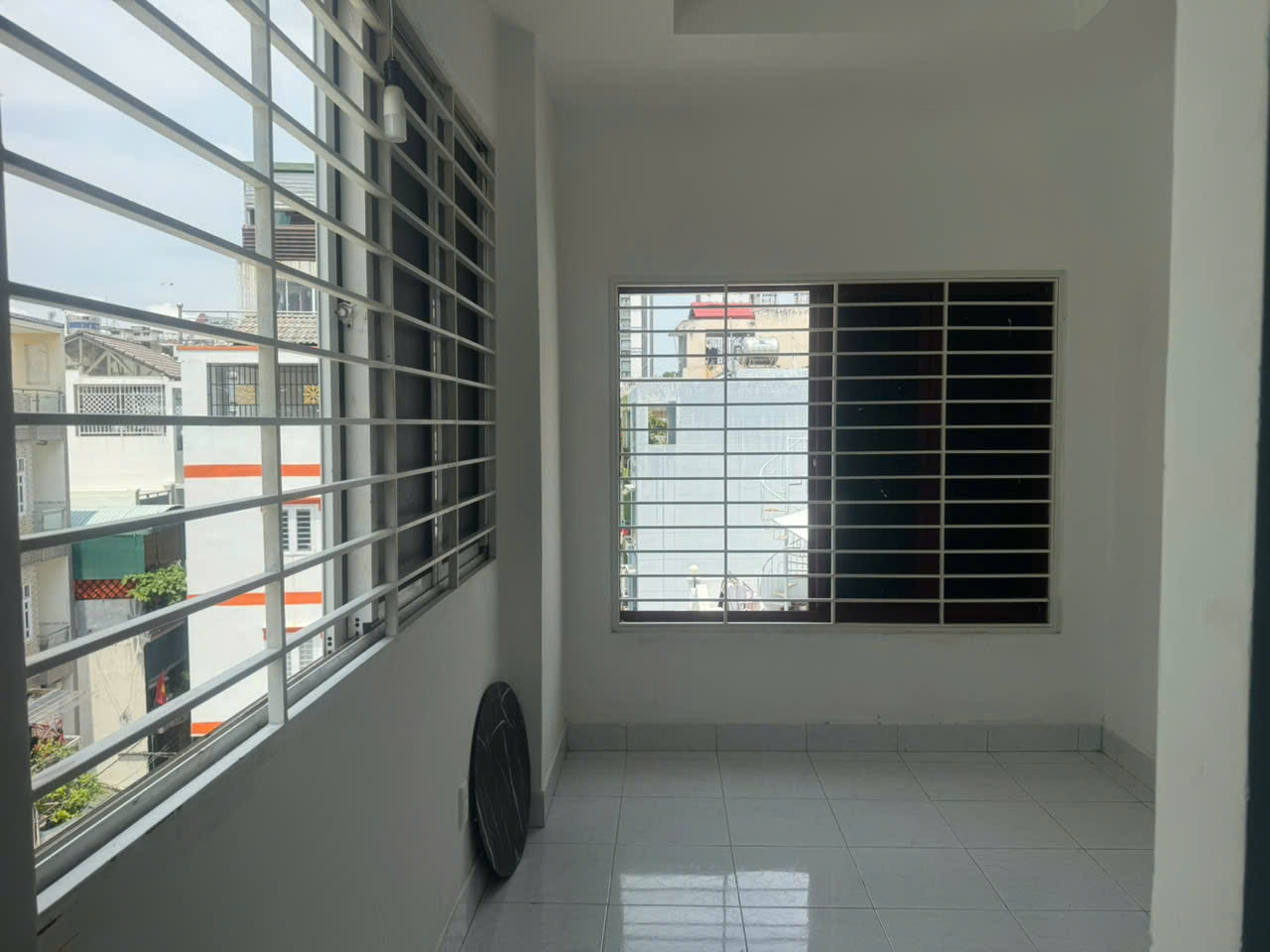Cho Thuê Phòng – Giá Tốt, Tiện Nghi, An Ninh Mặt Tiền 114 Nguyễn Ngọc Lôc, P.14, Q.10, Hcm