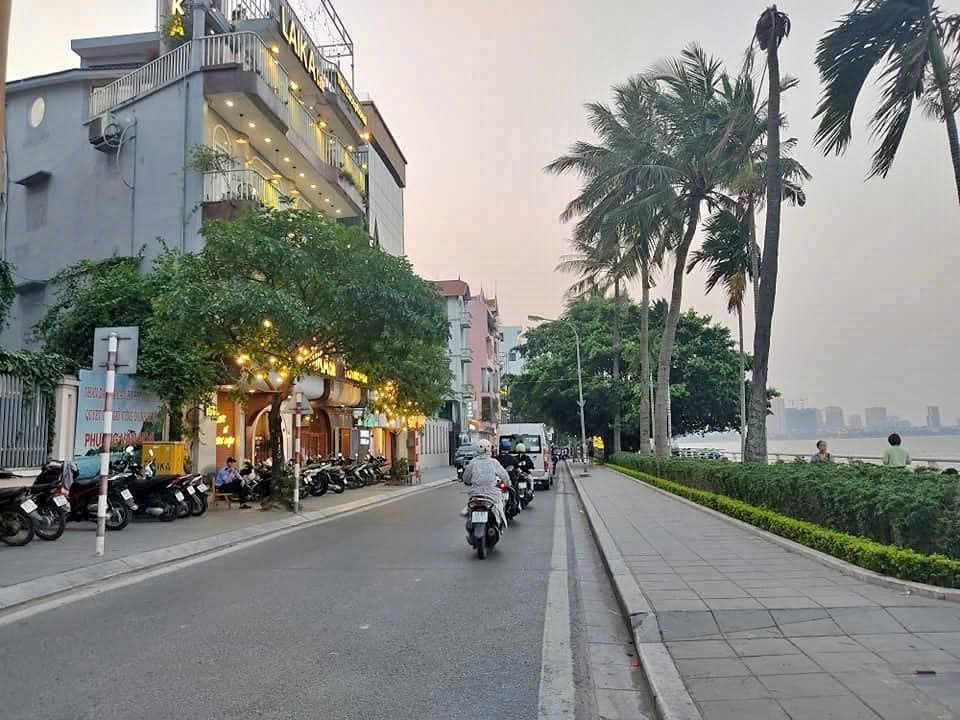 SIÊU PHẨM MẶT PHỐ VIEW HỒ TÂY MẶT PHỐ TRÍCH SÀI DIỆN TÍCH 70M M NHÀ 5 TẦNG MẶT TIỀN 4,6M ĐÃ HẠ CHÀO – VỈA HÈ ĐÁ BÓNG/// – KINH DOANH ĐẮC ĐỊA.. – 1 MẶT PHỐ + 1 MẶT NGÕ – SỔ HOA HẬU
