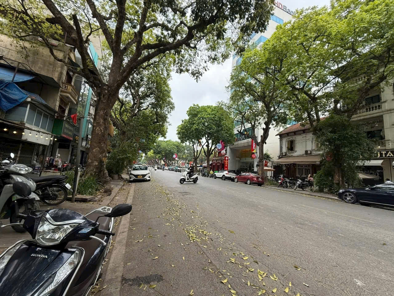💥CỰC HIẾM – MẶT PHỐ TRẦN HƯNG ĐẠO _ HOÀN KIẾM. DT 390M NHÀ 2 TẦNG MẶT TIỀN 9,5M CHỈ 380 TỶ 💥BT LOẠI 3 ĐƯỢC XÂY MỚI 100%.