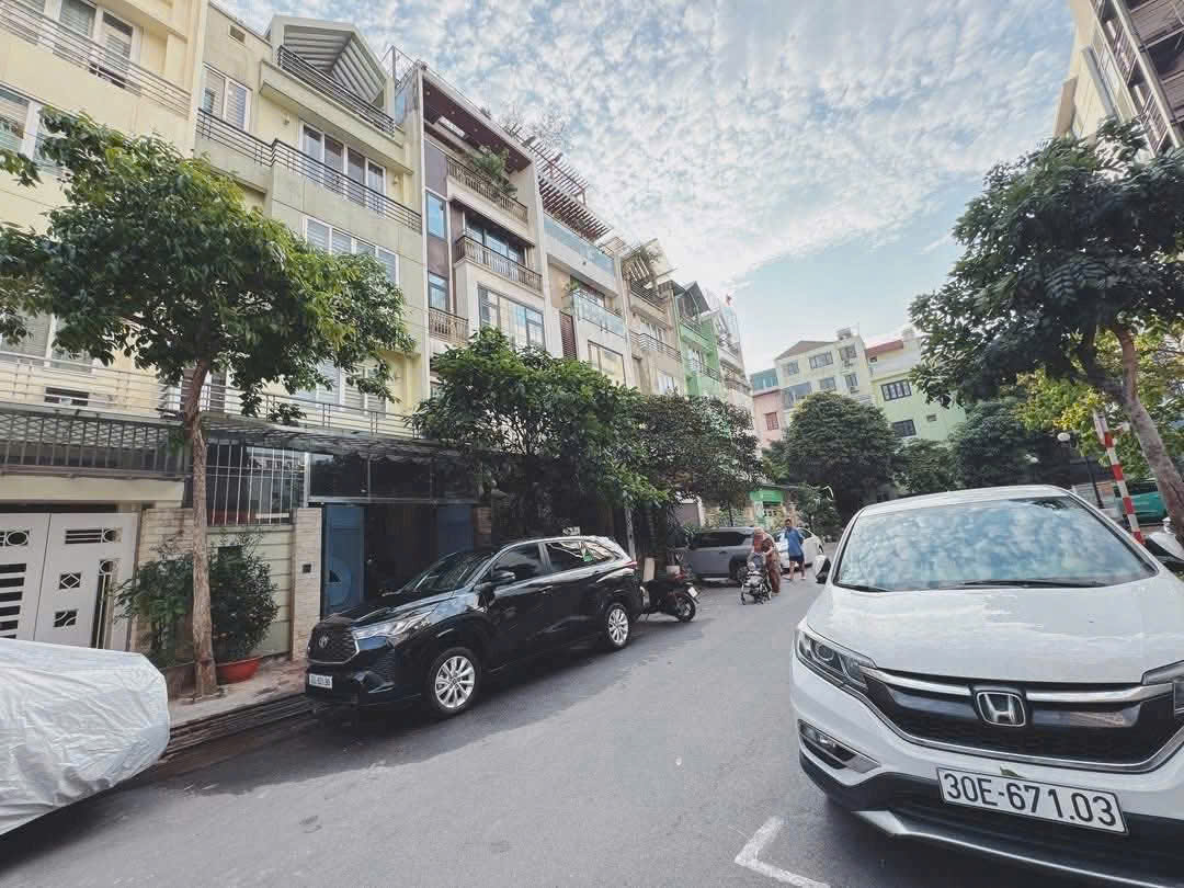 NHÀ ĐẸP Ở NGAY, Ô TÔ TRÁNH, VỊ TRÍ AN SINH ĐỈNH,KHU VỰC CỰC HIẾM NHÀ BÁN. VỚI DIỆN TÍCH 99M NHÀ 6 TẦNG MẶT TIỀN 5,5M