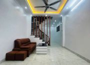 Bán nhà Chùa Láng – Lô góc 8 phòng rộng 37m 9,2 tỷ