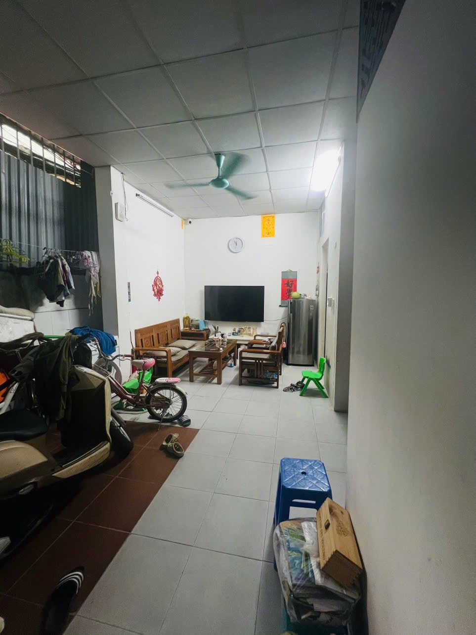 Bán căn hộ tập thể Tầng 1 trong ngõ (cách đường ô tô 50m), khu Vũ Ngọc Phan – Nguyên Hồng.