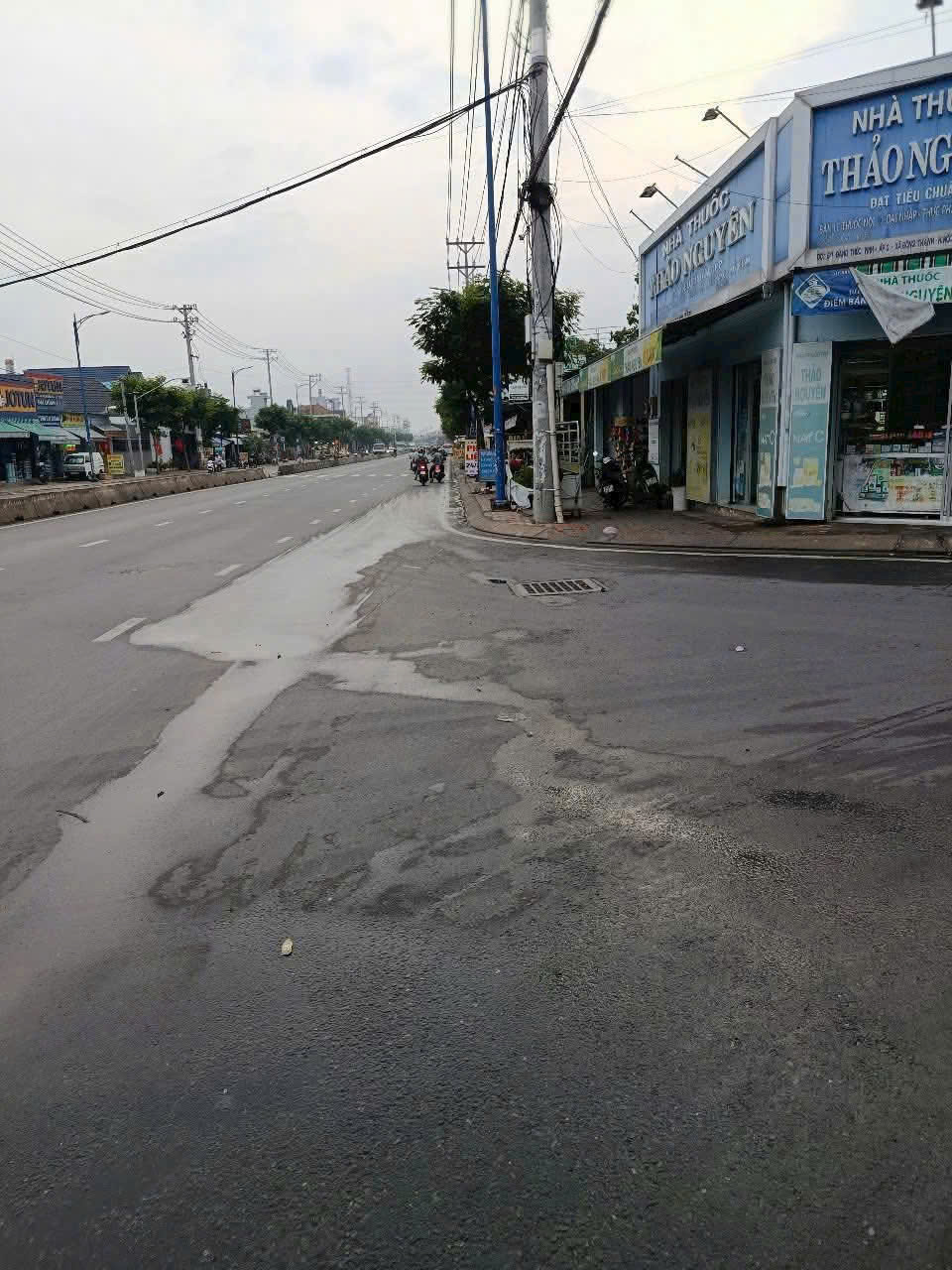 KHÁCH SẠN 17 PHÒNG + TRỤ ANTEN – THU NHẬP 87TR/THÁNG – SÁT MT LÊ VĂN KHƯƠNG GIÁ 11 TỶ