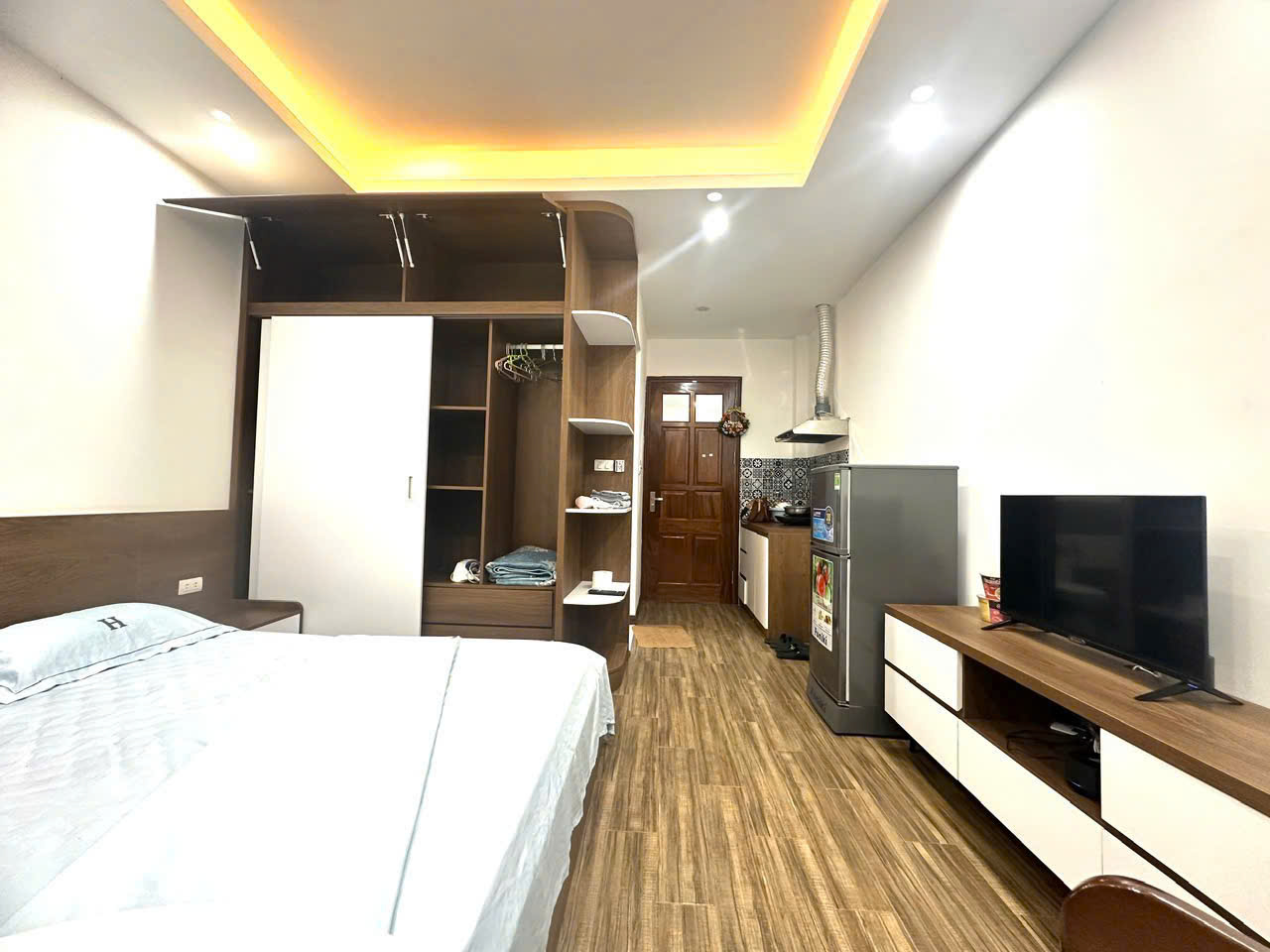 BÁN NHÀ GIÁP BÁT – Ô TÔ VÀO NHÀ – KINH DOANH DÒNG TIỀN ĐỈNH CAO – 6 TẦNG THANG MÁY – 2 THOÁNG TRƯỚC SAU – DOANH THU ĐỀU ĐẶN 60TR/THÁNG .
