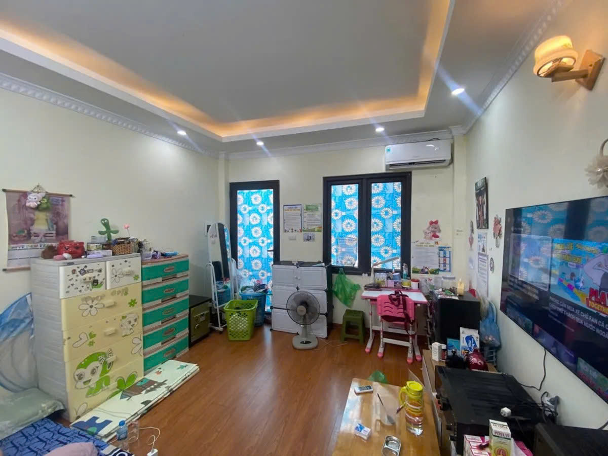 NHÀ ĐẸP Ô TÔ ĐỖ CỬA Phố Trạm 30m2 X 5 tầng, mặt tiền 3.7m, 7.7 tỷ Long Biên.