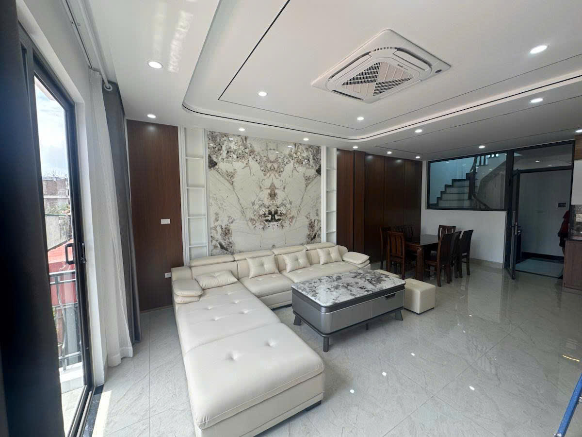 Bán nhà Hoàng Như Tiếp 50m 6 tầng thang máy MT5m hơn 13 tỷ