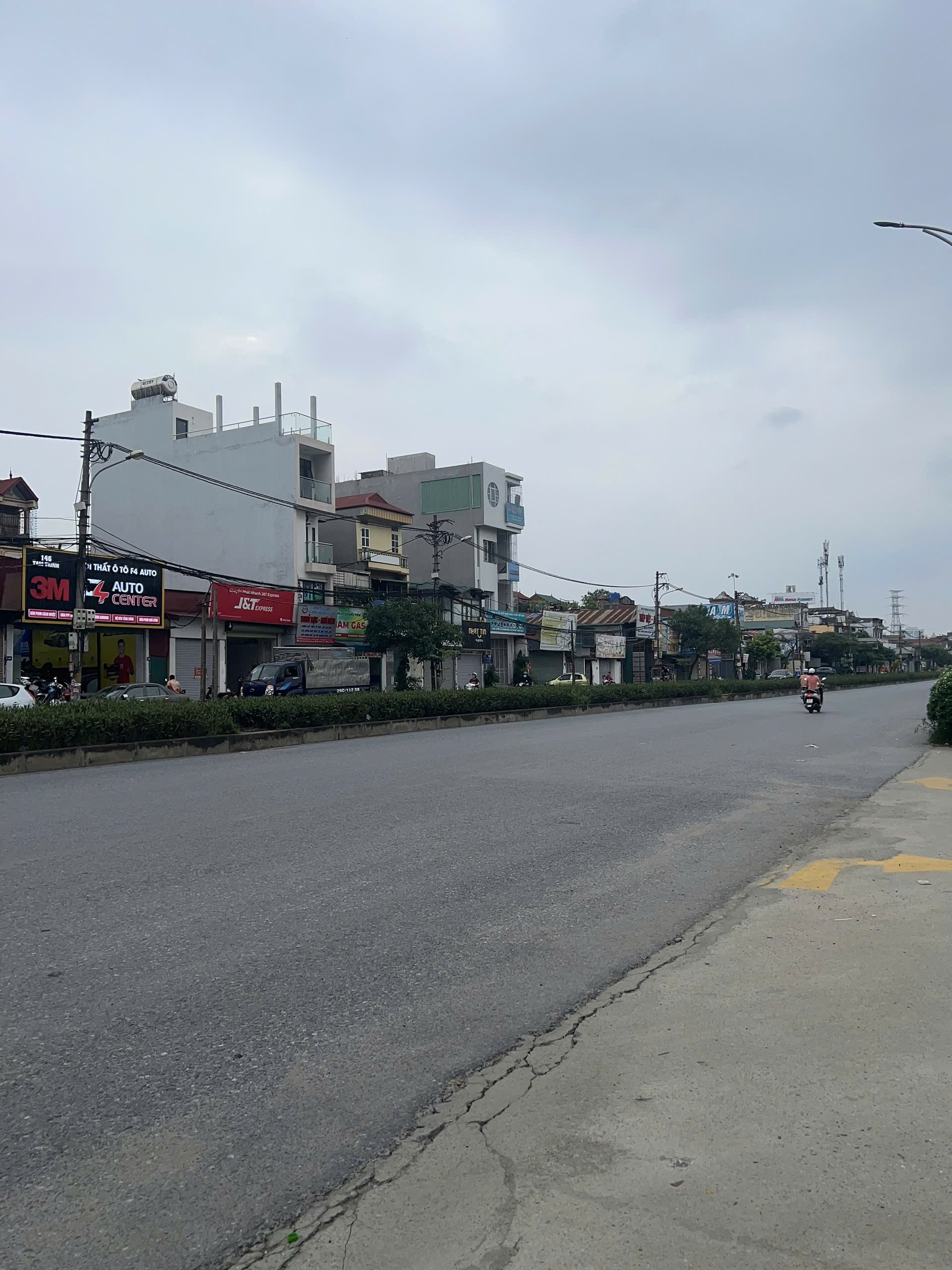 Nhà 7 tầng, Mặt đường Đỗ Mười – Hoàng Mai 4 làn xe, oto ngủ trong nhà, nhỉnh 14tỷ