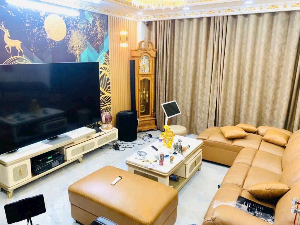 NHÀ ĐẸP BÌNH TÂN, GẦN LÊ VĂN QUỚI, 5 TẦNG, HẺM Ô TÔ, NHỈNH 8 TỶ