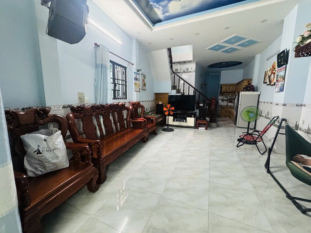 Bán nhà trong ngõ Vườn Lài, sổ đỏ chính chủ, nhỉnh 6 tỷ – mới tháng 8, 2025