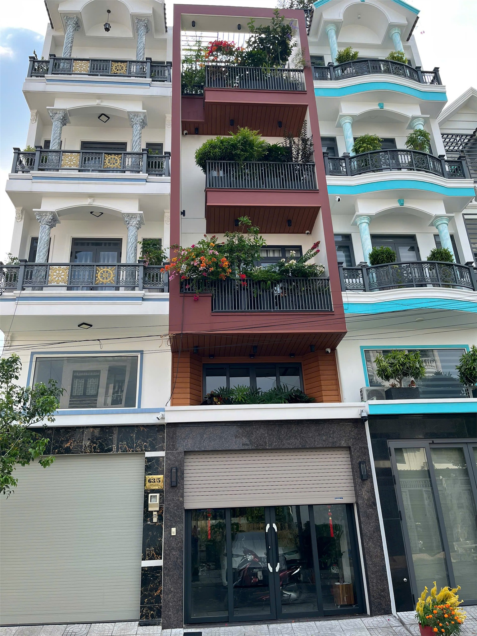 NHÀ VỊ TRÍ ĐẸP – CHÍNH CHỦ cần bán nhanh căn nhà hẻm xe hơi full nội thất tại quận 12, TPHCM