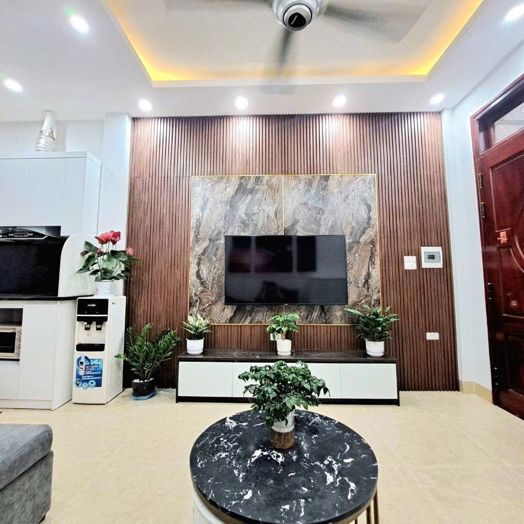 NHÀ ĐẸP – GIÁ TỐT – CẦN BÁN 3 Căn Nhà Vị Trí Đẹp Tại Quận Long Biên, TP Hà Nội
