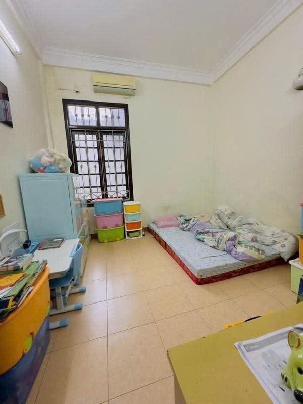 Bán nhà Bạch Đằng, HBT 45m x 4PN, vỉa hè, ô tô, KD, giá 16.3 tỷ. LH: 0366051369