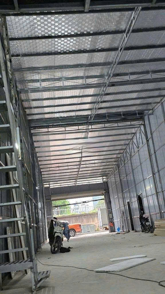 Cho thuê kho xưởng tại khu vực An Dương Vương, Tây Hồ, Hà Nội , với diện tích 230m², giá thuê chỉ 22 triệu/tháng