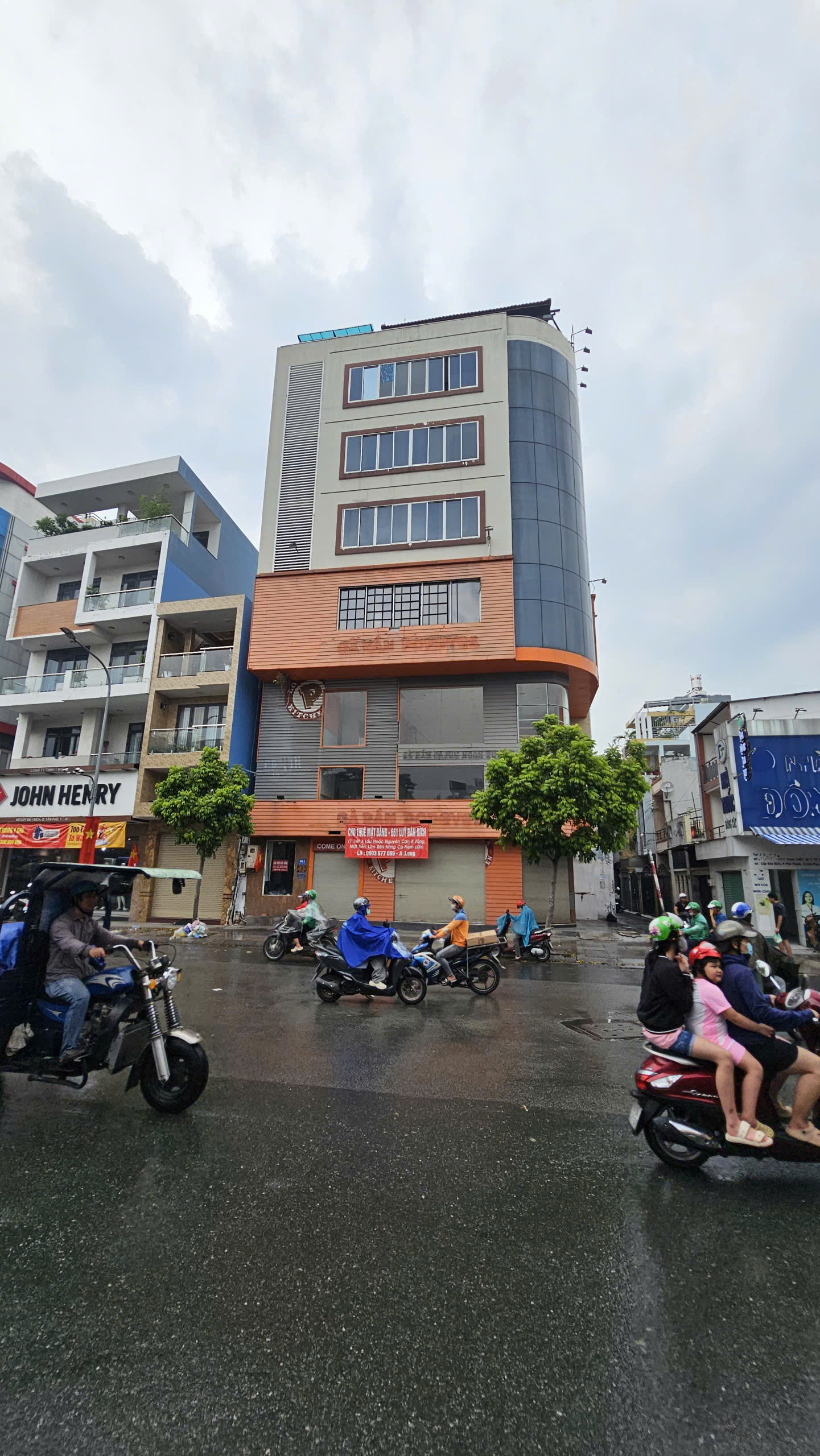 Cho thuê Mặt tiền tòa nhà 661 Lũy Bán Bích, Góc 2 MT, vị trí kinh doanh đẳng cấp